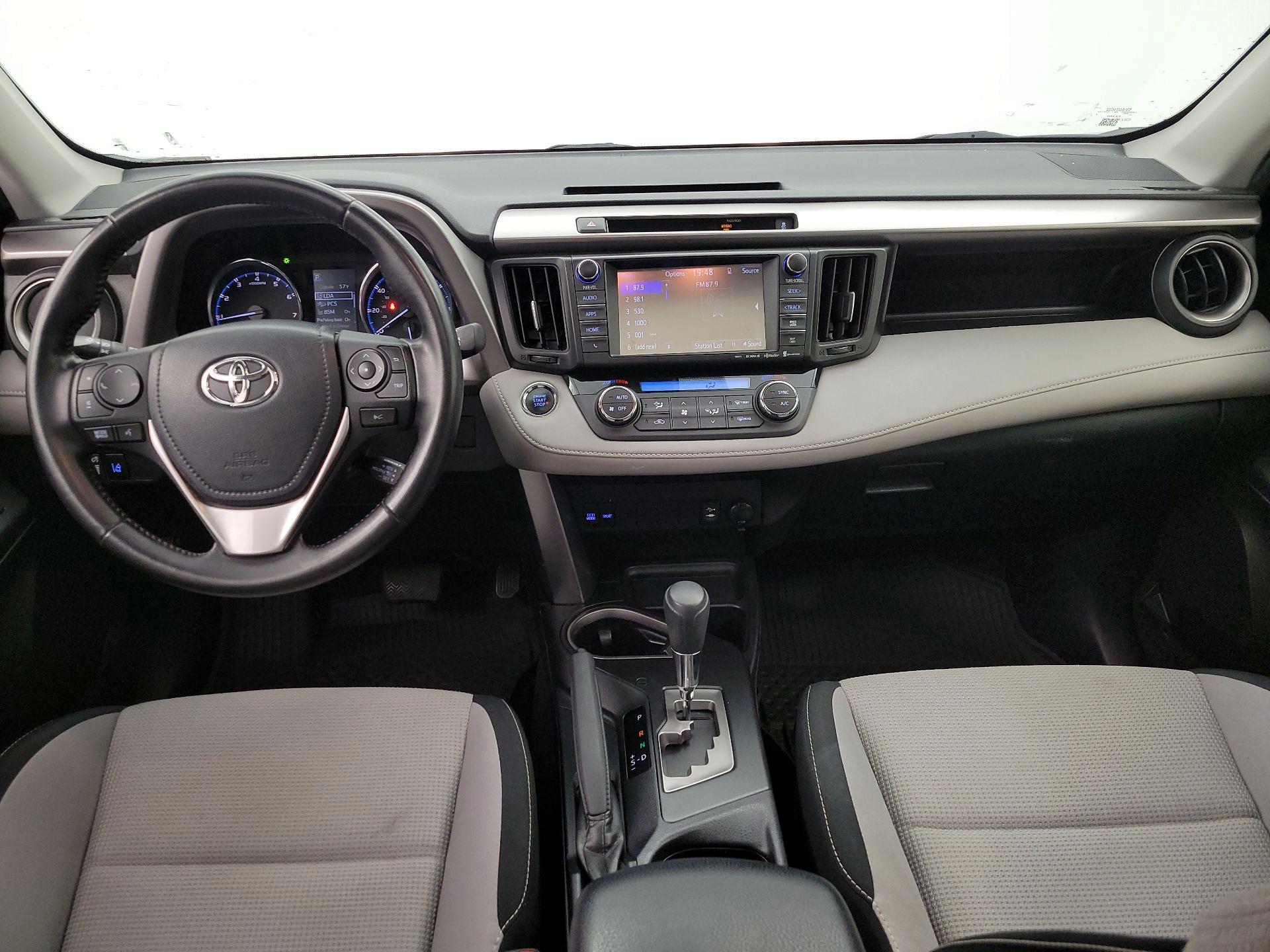 Thumbnail: 2016 Toyota RAV4 - 9