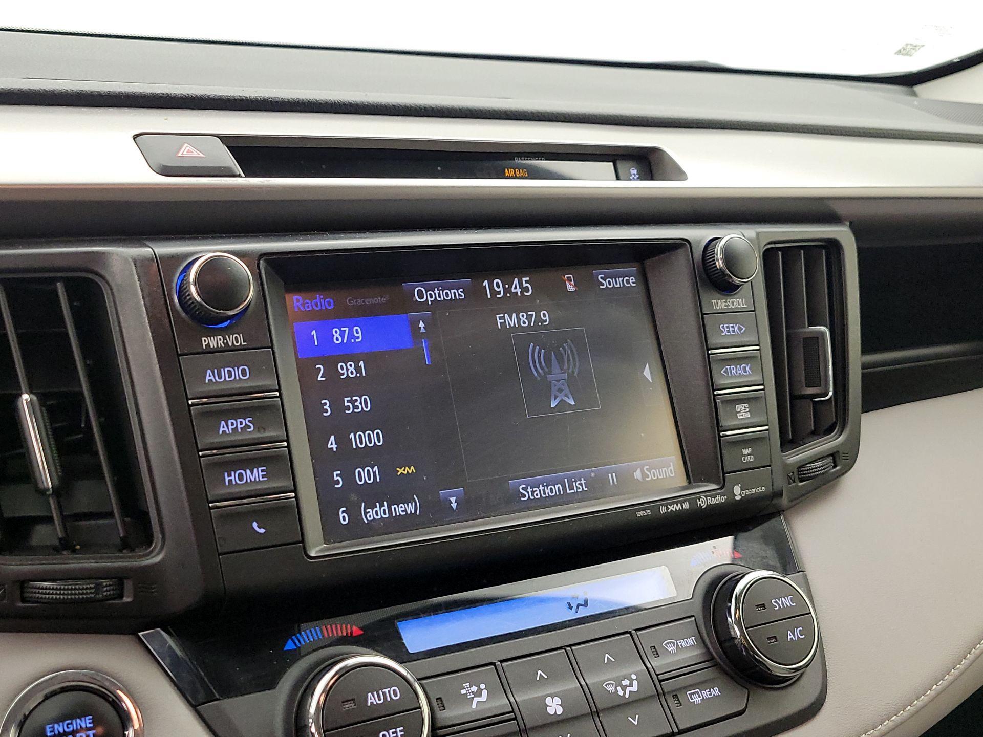 Thumbnail: 2016 Toyota RAV4 - 15