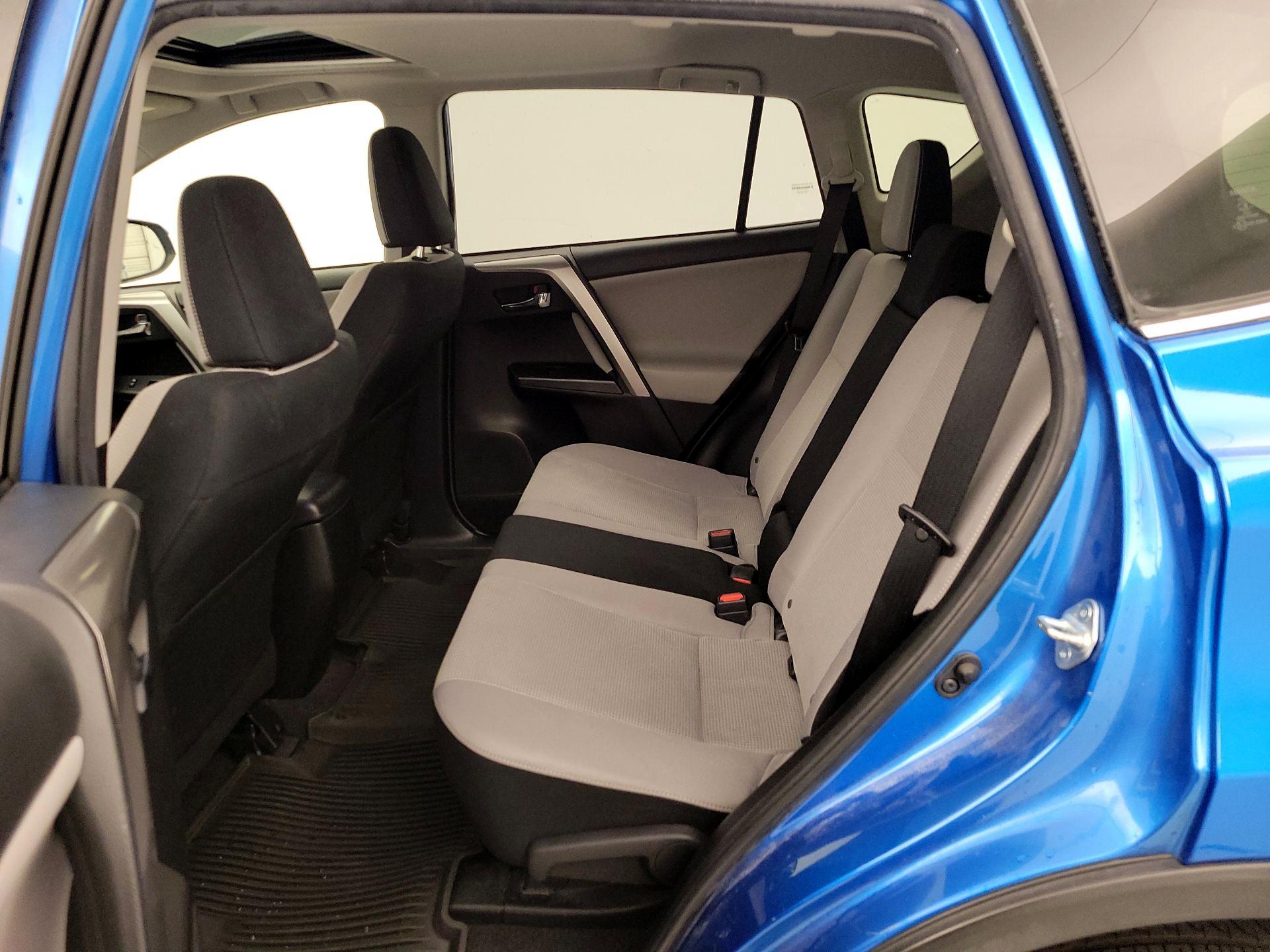 Thumbnail: 2016 Toyota RAV4 - 20