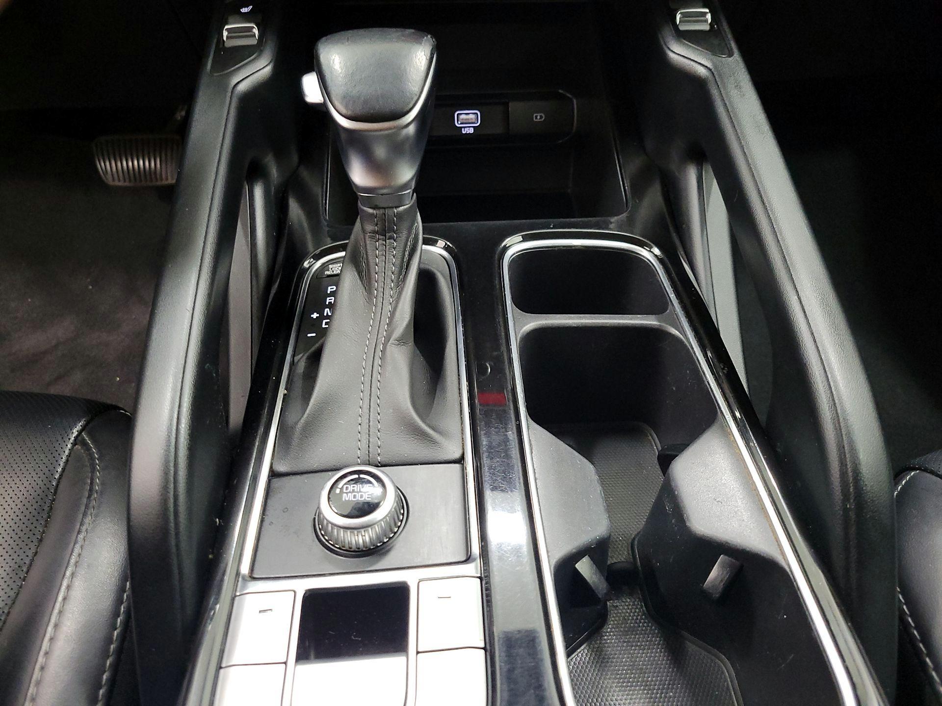 Thumbnail: 2020 Kia Telluride - 17