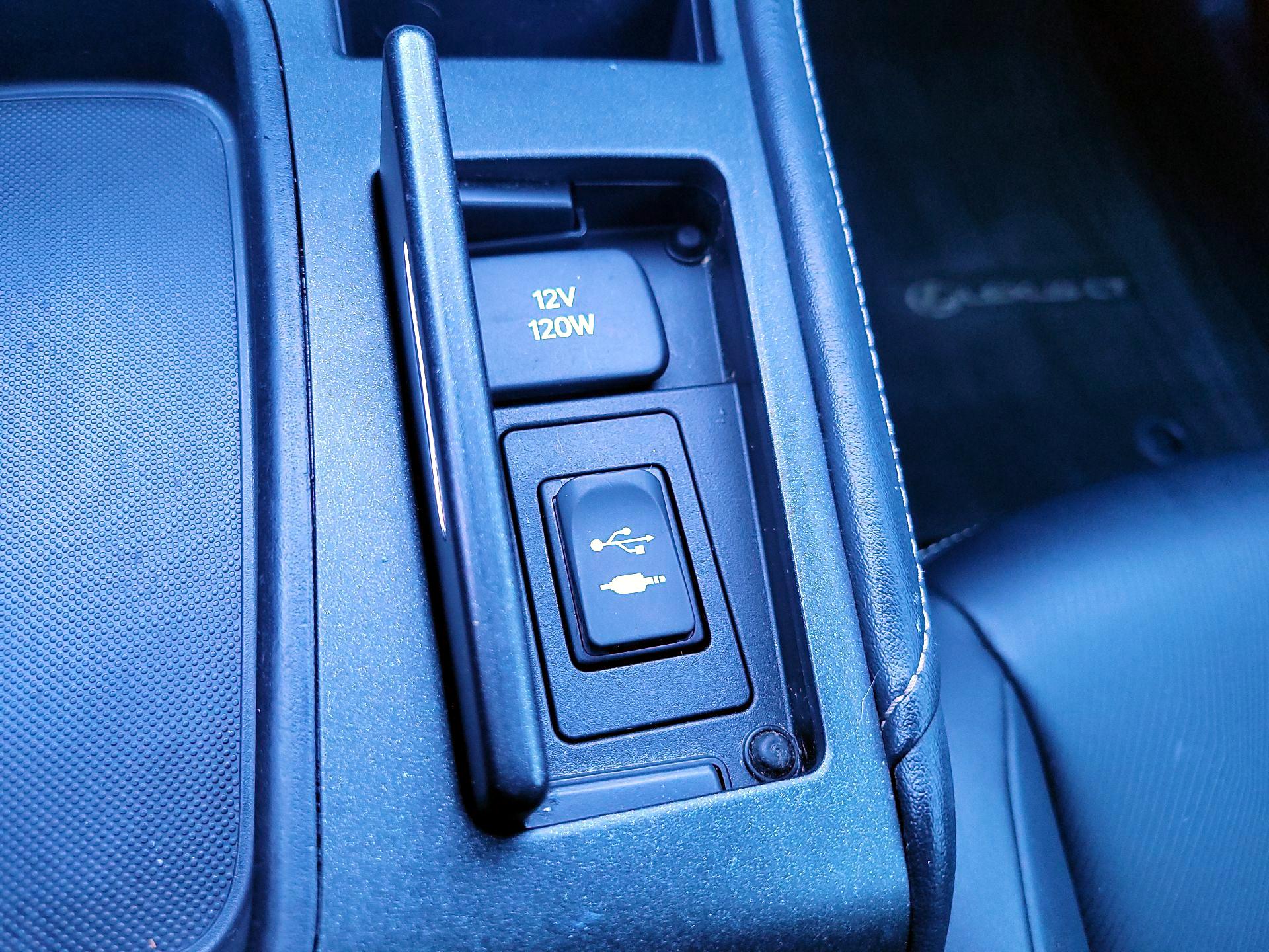 Thumbnail: 2015 Lexus CT - 17