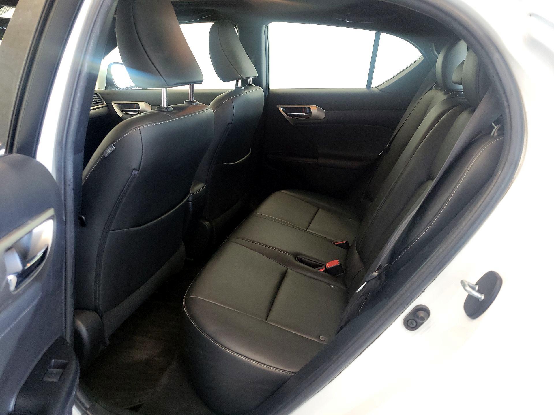 Thumbnail: 2015 Lexus CT - 19