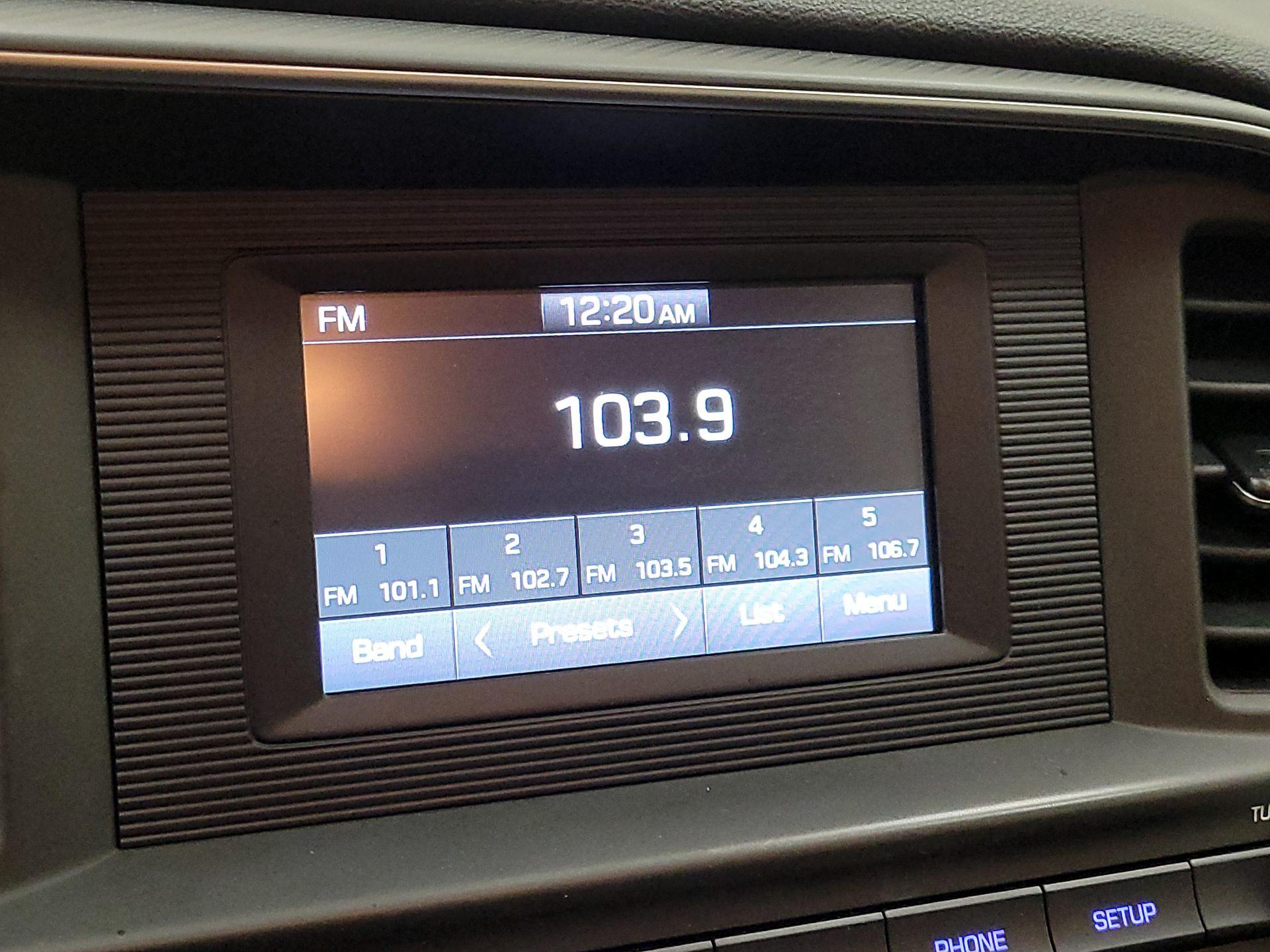 Thumbnail: 2019 Hyundai Elantra - 15