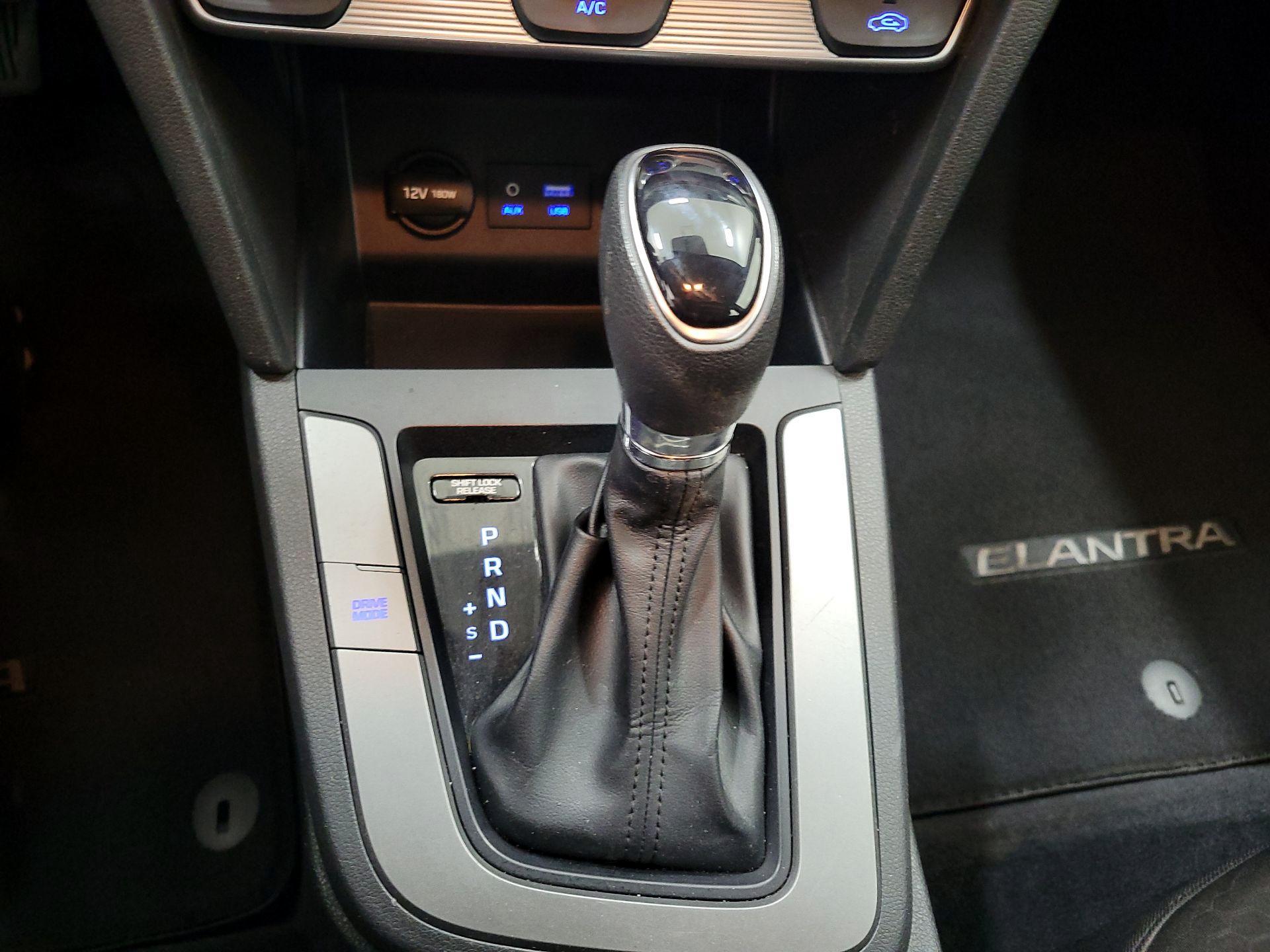 Thumbnail: 2019 Hyundai Elantra - 17