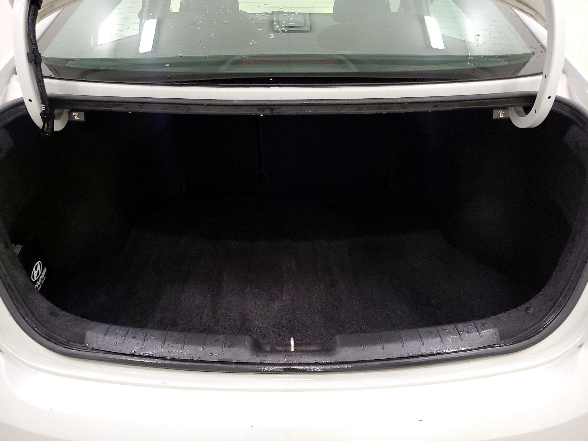 Thumbnail: 2019 Hyundai Elantra - 20