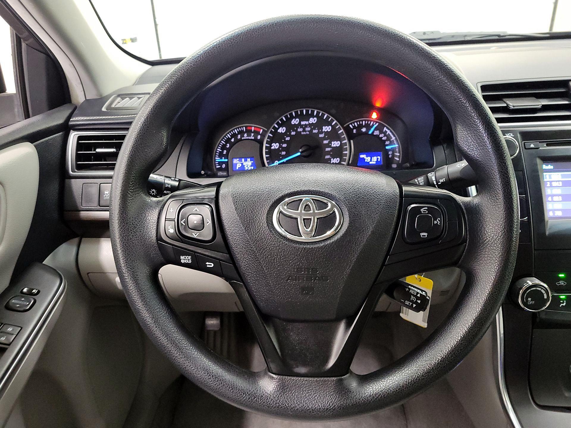 Thumbnail: 2015 Toyota Camry - 10