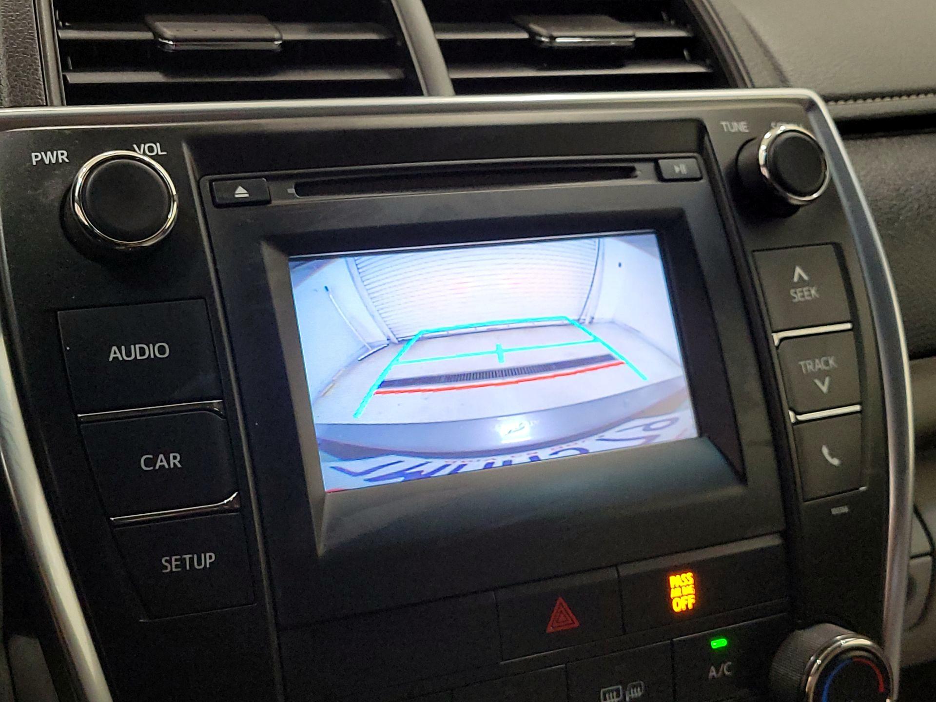 Thumbnail: 2015 Toyota Camry - 14
