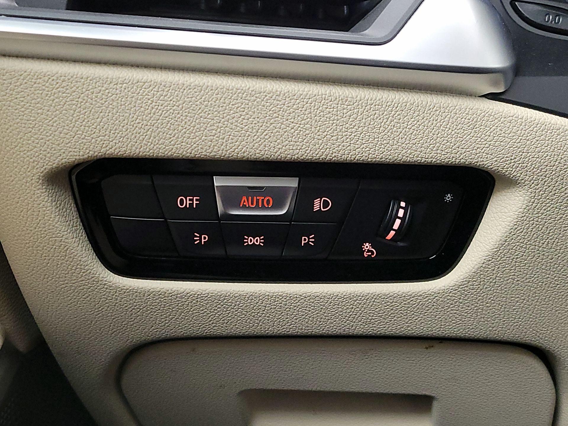 Thumbnail: 2020 BMW 3 Series - 13