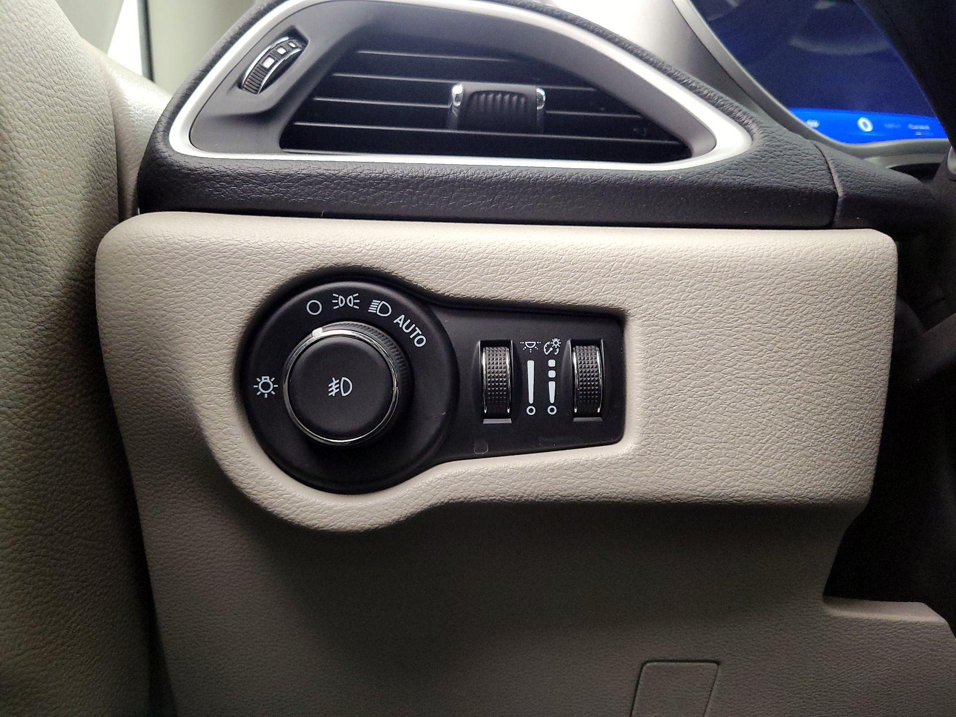 Thumbnail: 2022 Chrysler Pacifica - 13