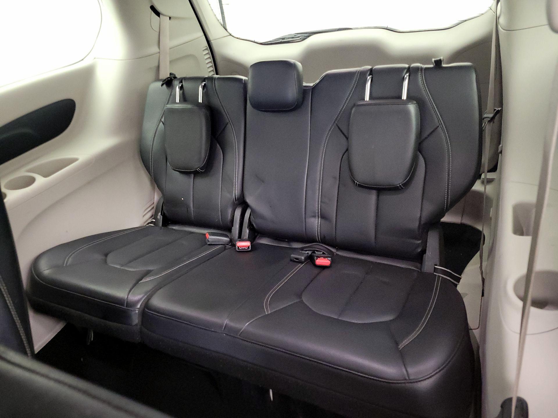 Thumbnail: 2022 Chrysler Pacifica - 20