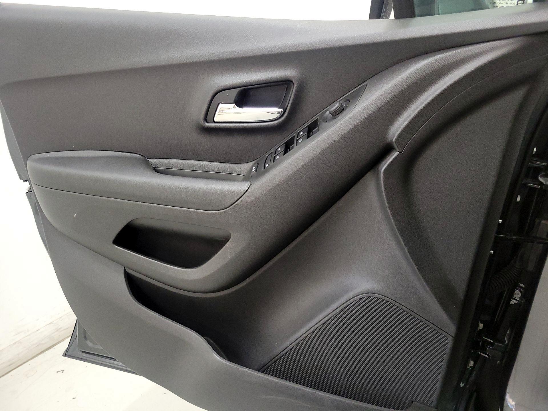 Thumbnail: 2020 Chevrolet Trax - 12