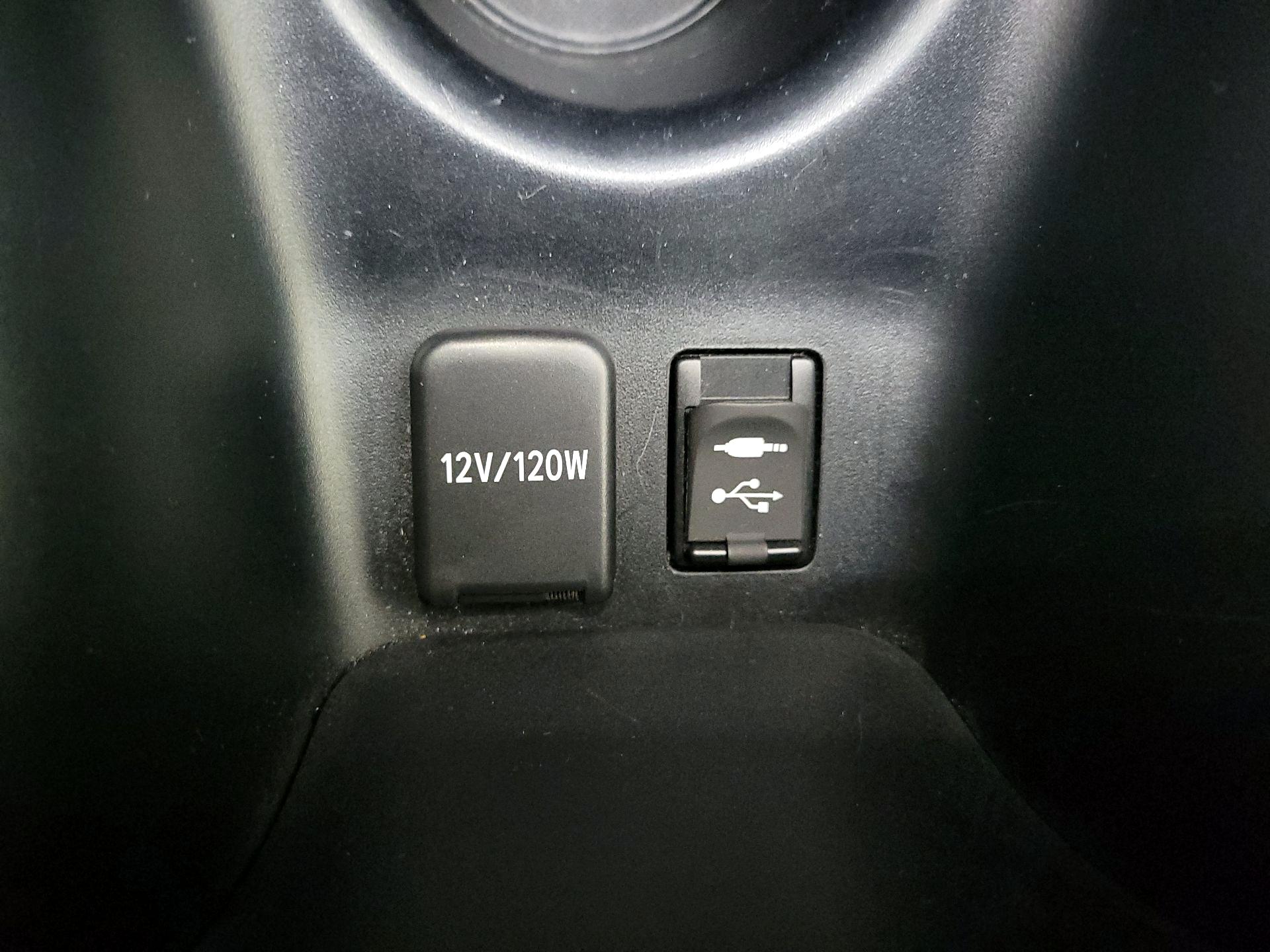 Thumbnail: 2018 Toyota Prius - 18