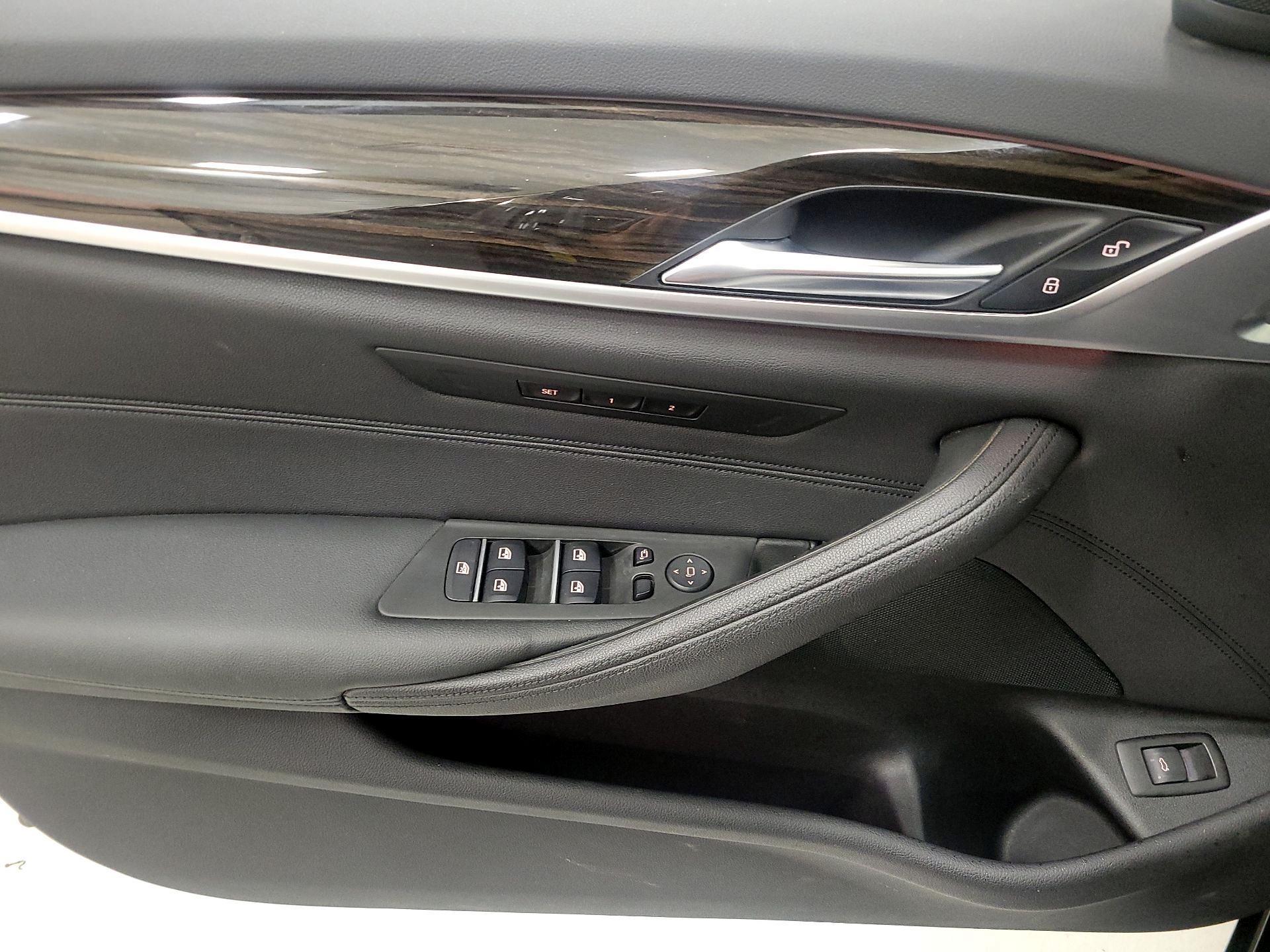 Thumbnail: 2020 BMW 5 Series - 12