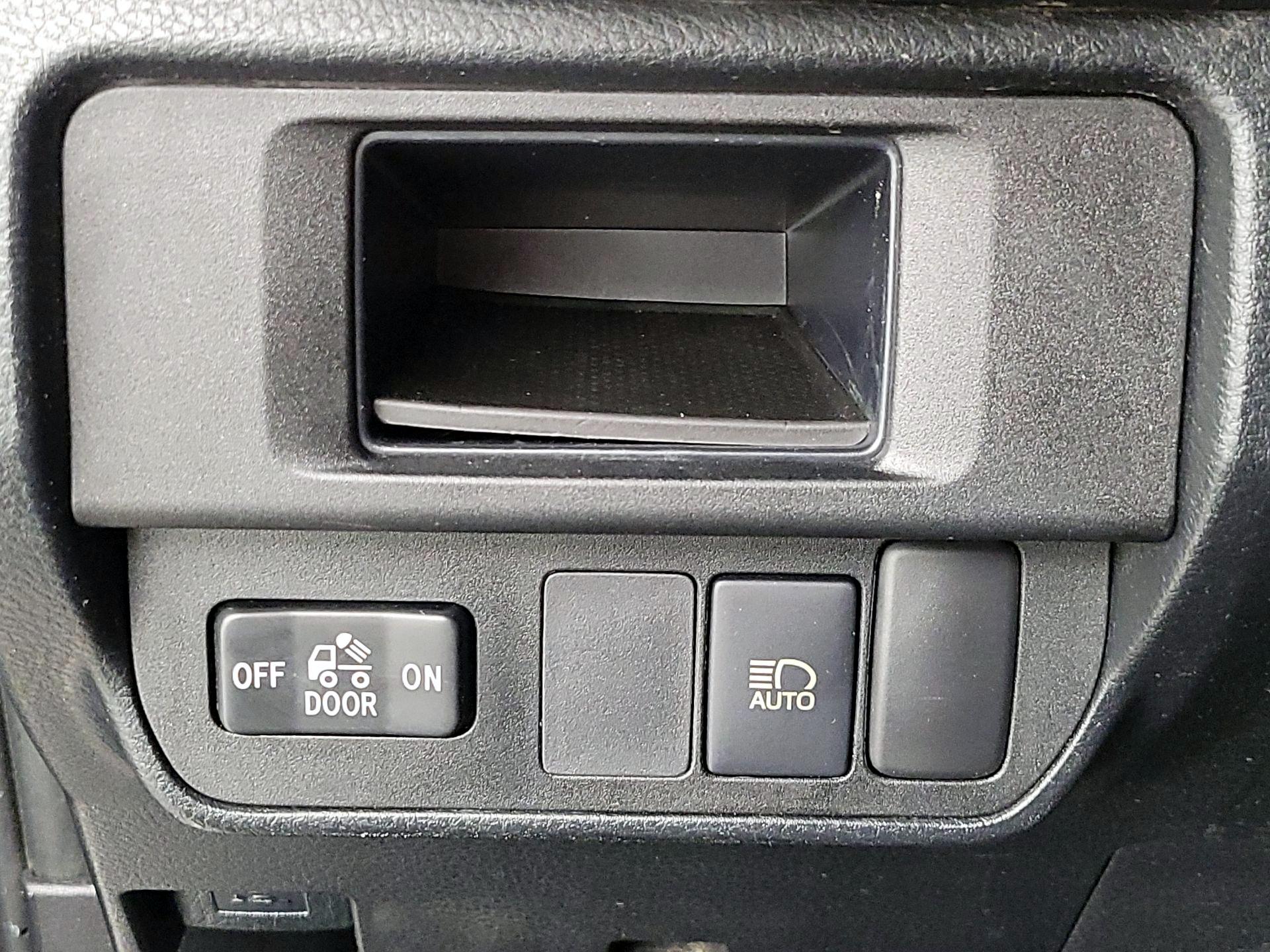 Thumbnail: 2019 Toyota Tacoma - 13