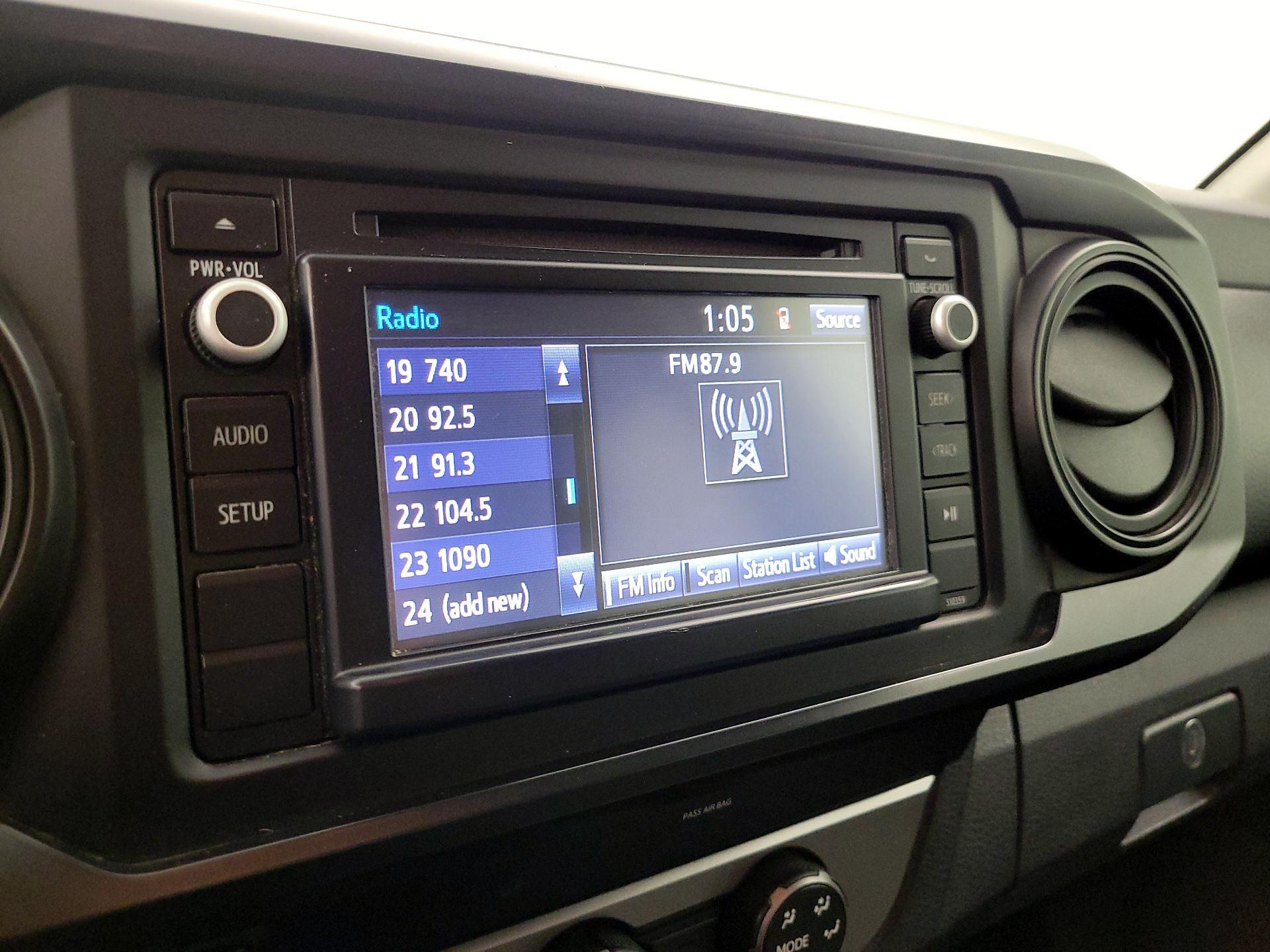 Thumbnail: 2019 Toyota Tacoma - 15