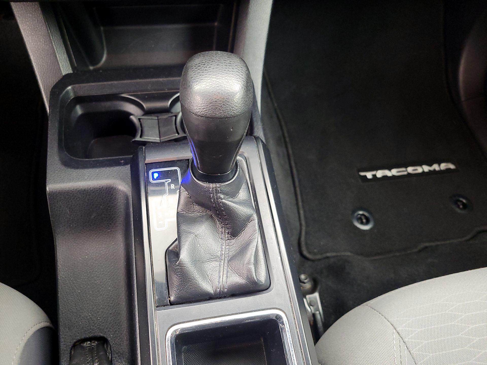 Thumbnail: 2019 Toyota Tacoma - 17