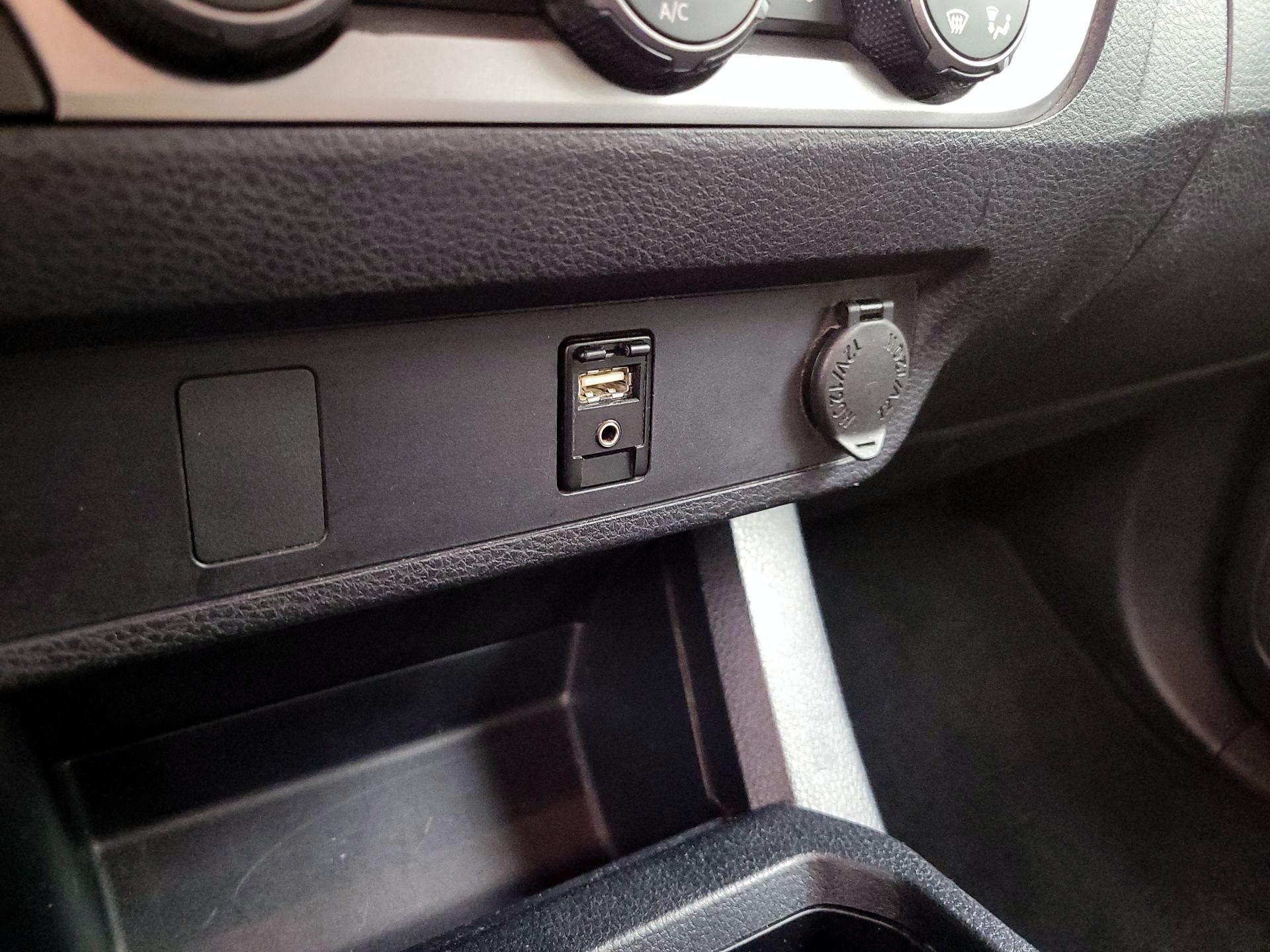 Thumbnail: 2019 Toyota Tacoma - 18