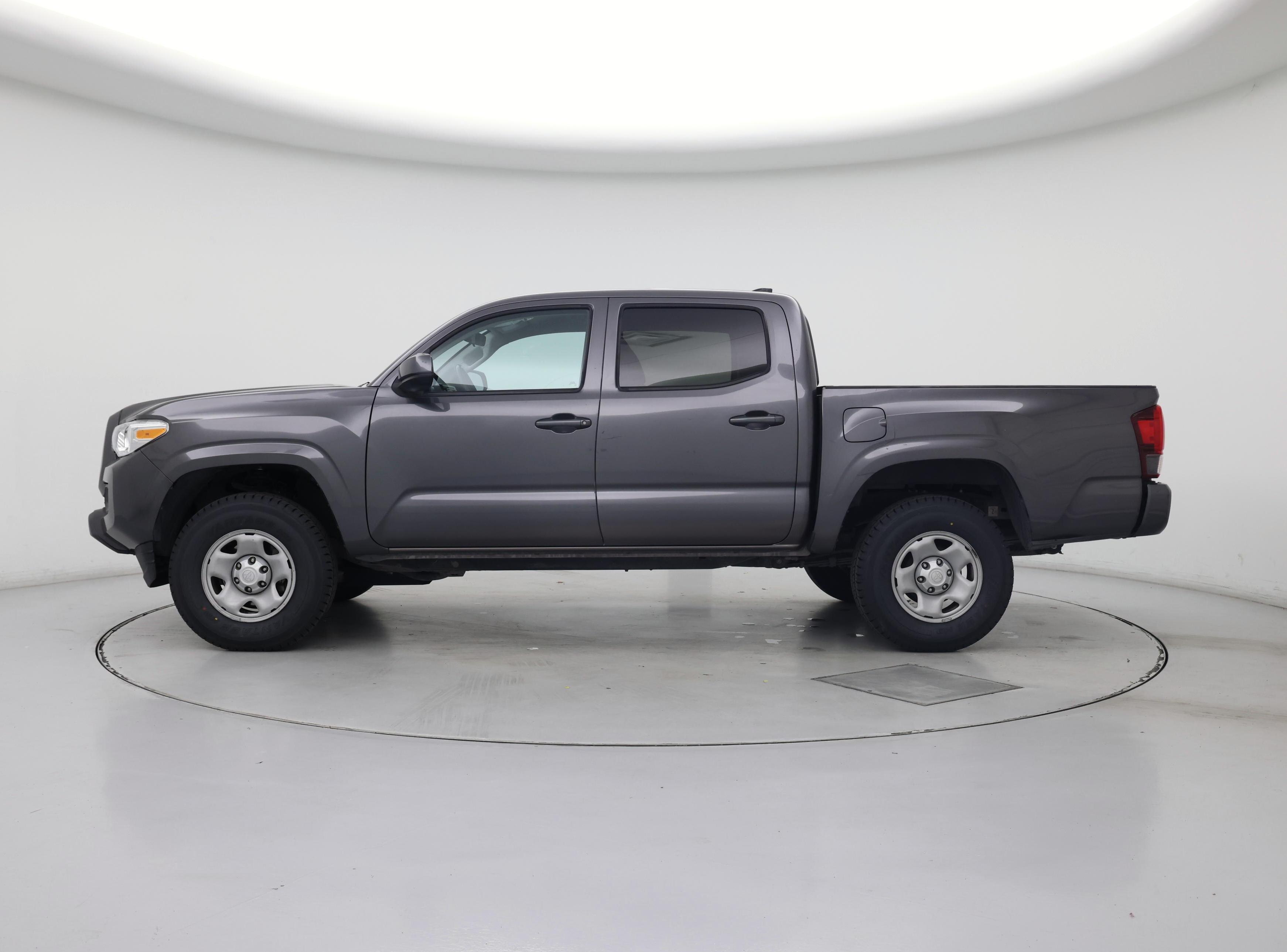 Thumbnail: 2019 Toyota Tacoma - 3