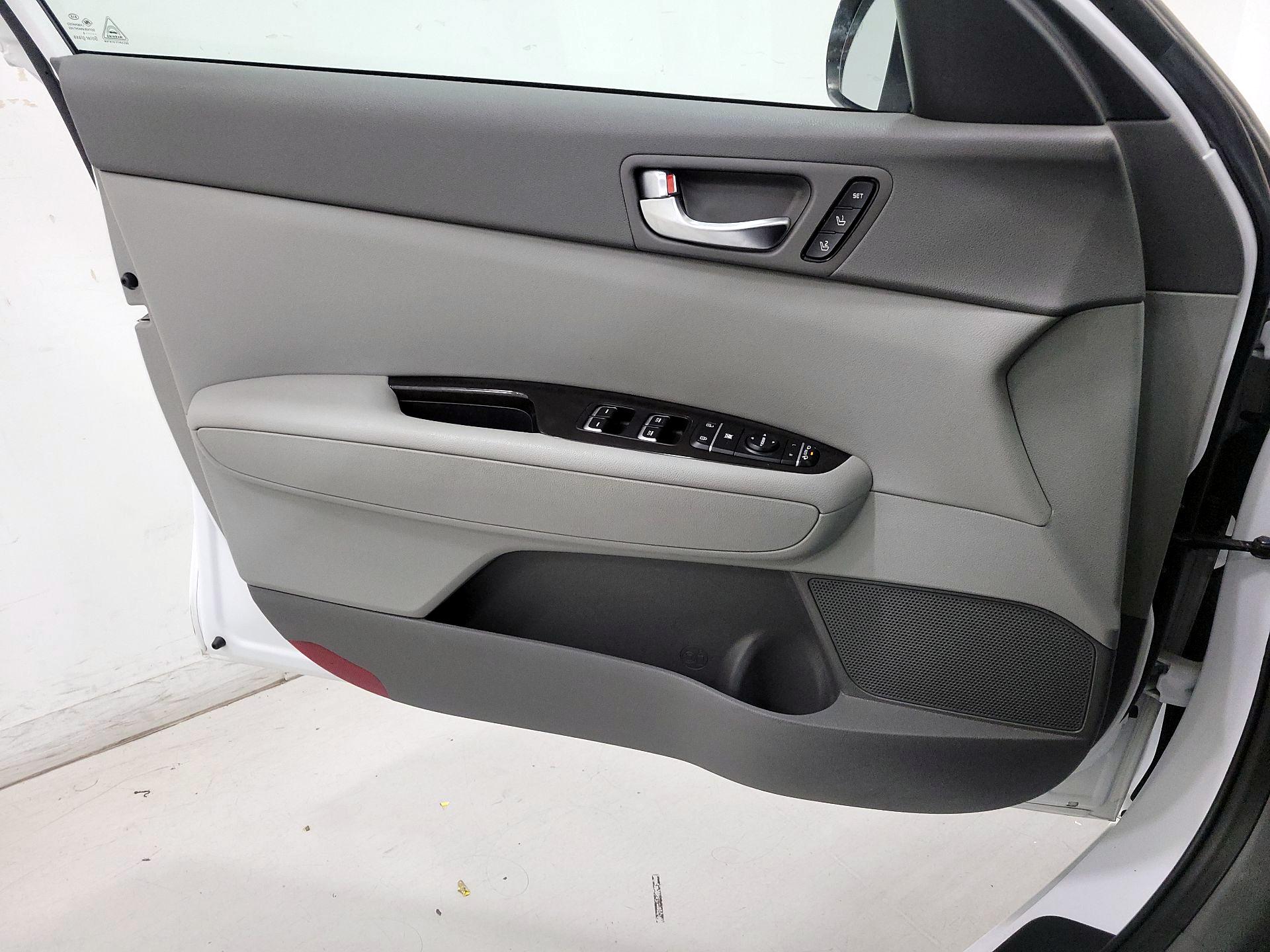Thumbnail: 2016 Kia Optima - 12