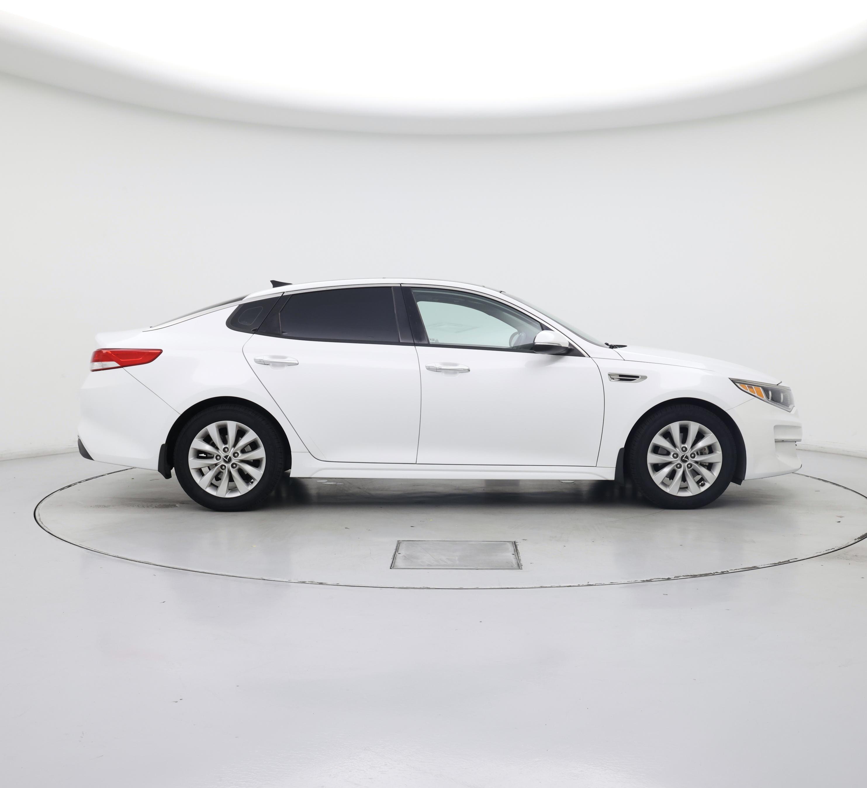 Thumbnail: 2016 Kia Optima - 7