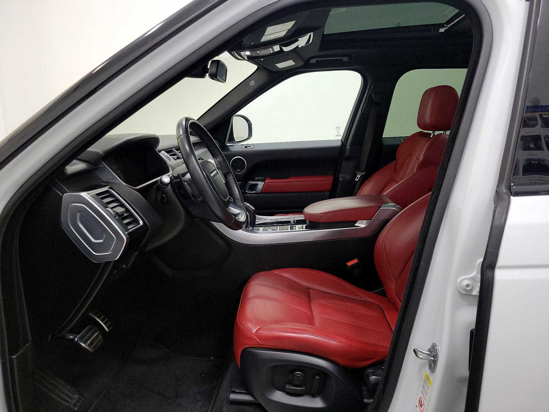 Thumbnail: 2016 Land Rover Range Rover Sport - 11