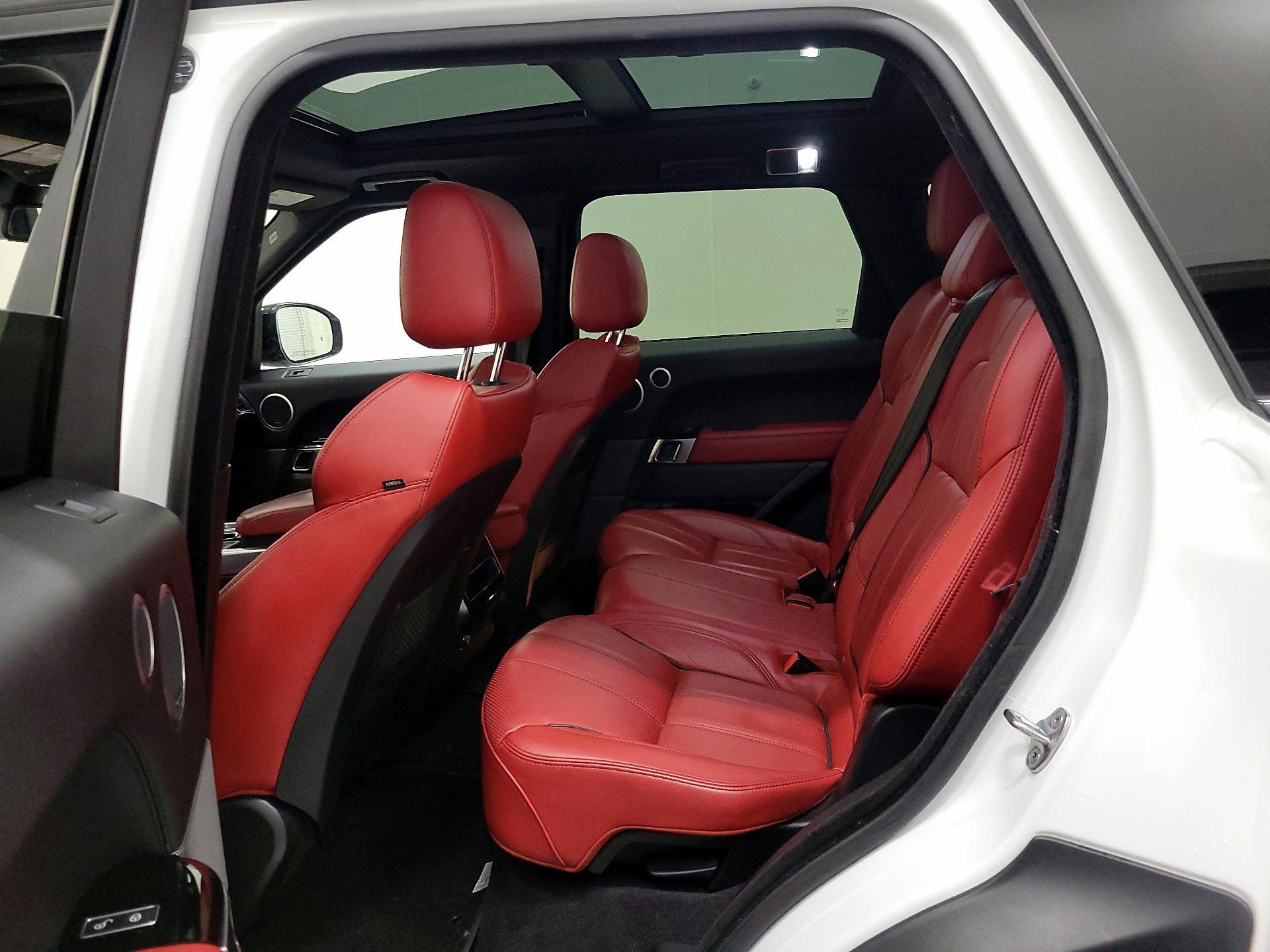Thumbnail: 2016 Land Rover Range Rover Sport - 20