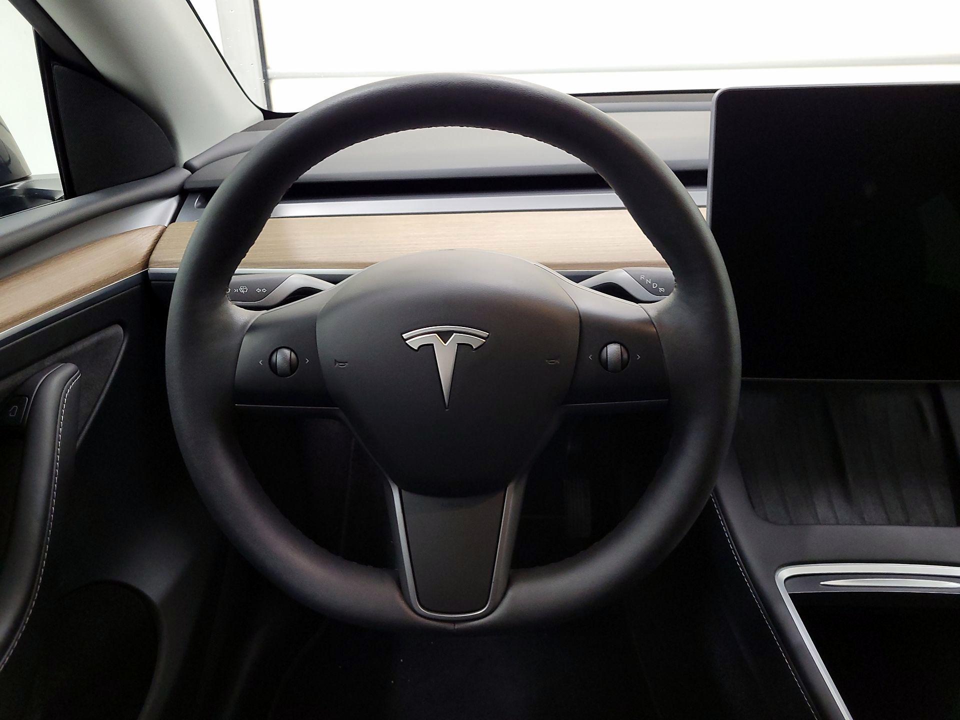 Thumbnail: 2023 Tesla Model Y - 10