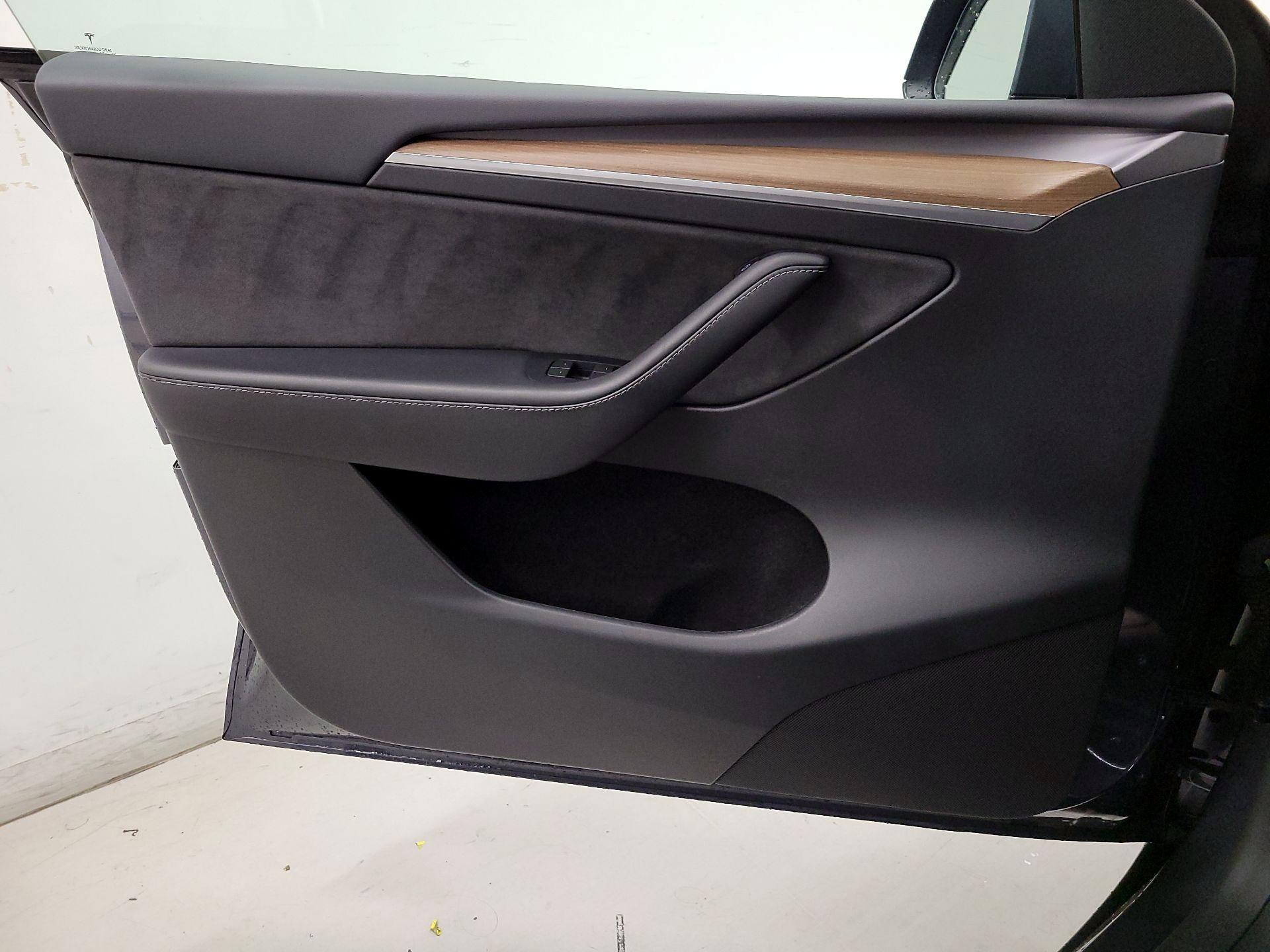 Thumbnail: 2023 Tesla Model Y - 12