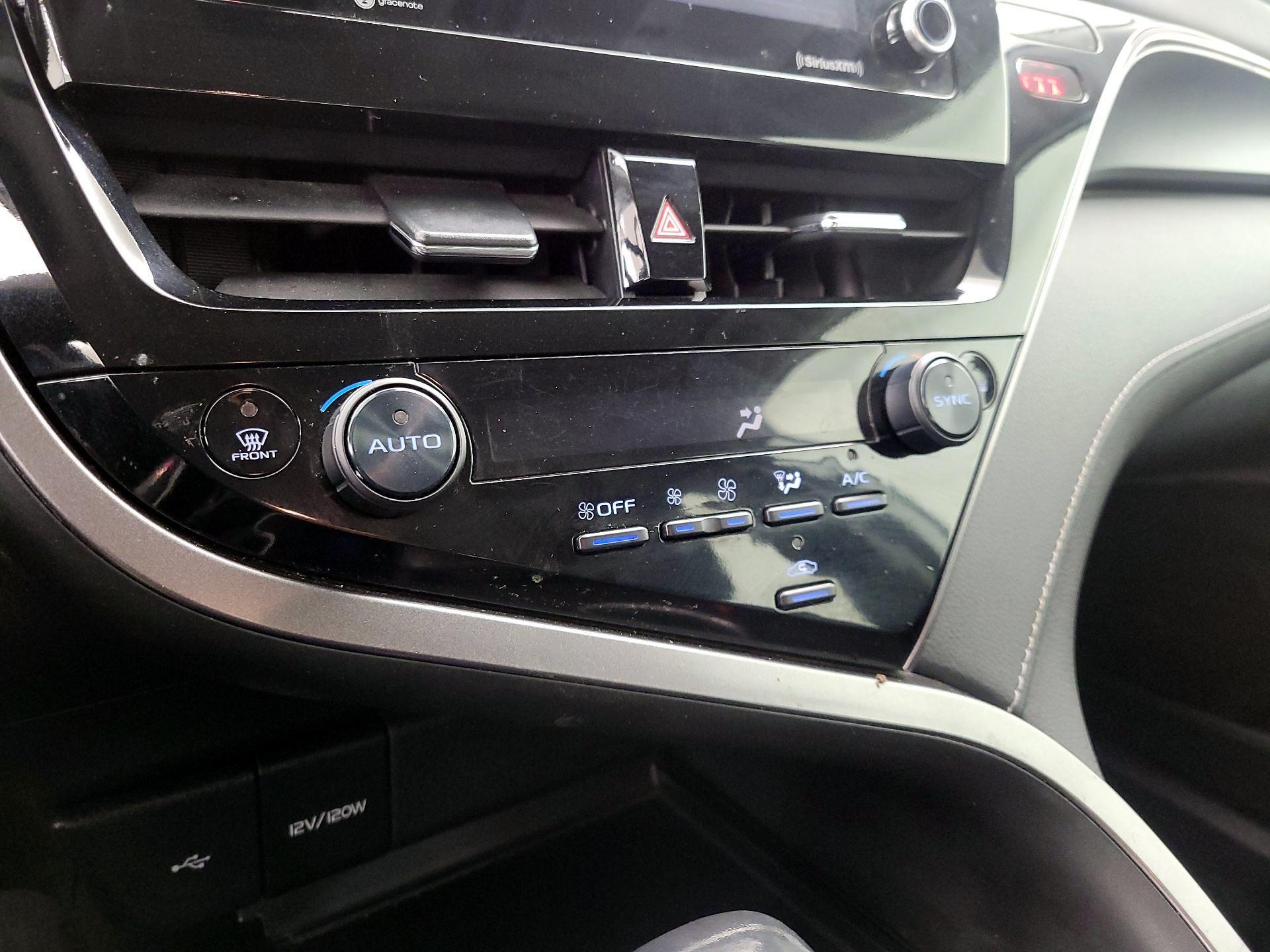 Thumbnail: 2022 Toyota Camry - 16