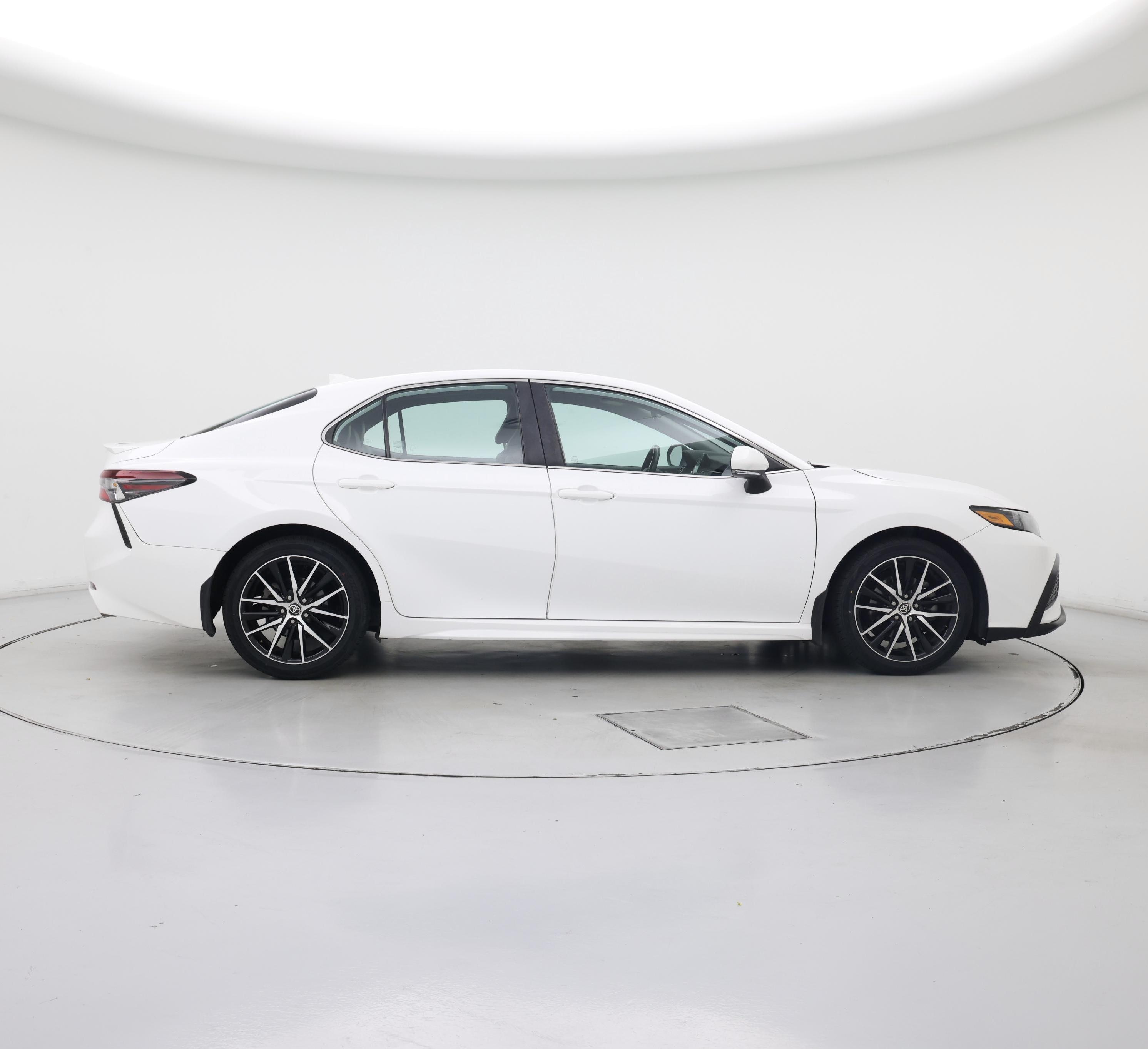 Thumbnail: 2022 Toyota Camry - 7