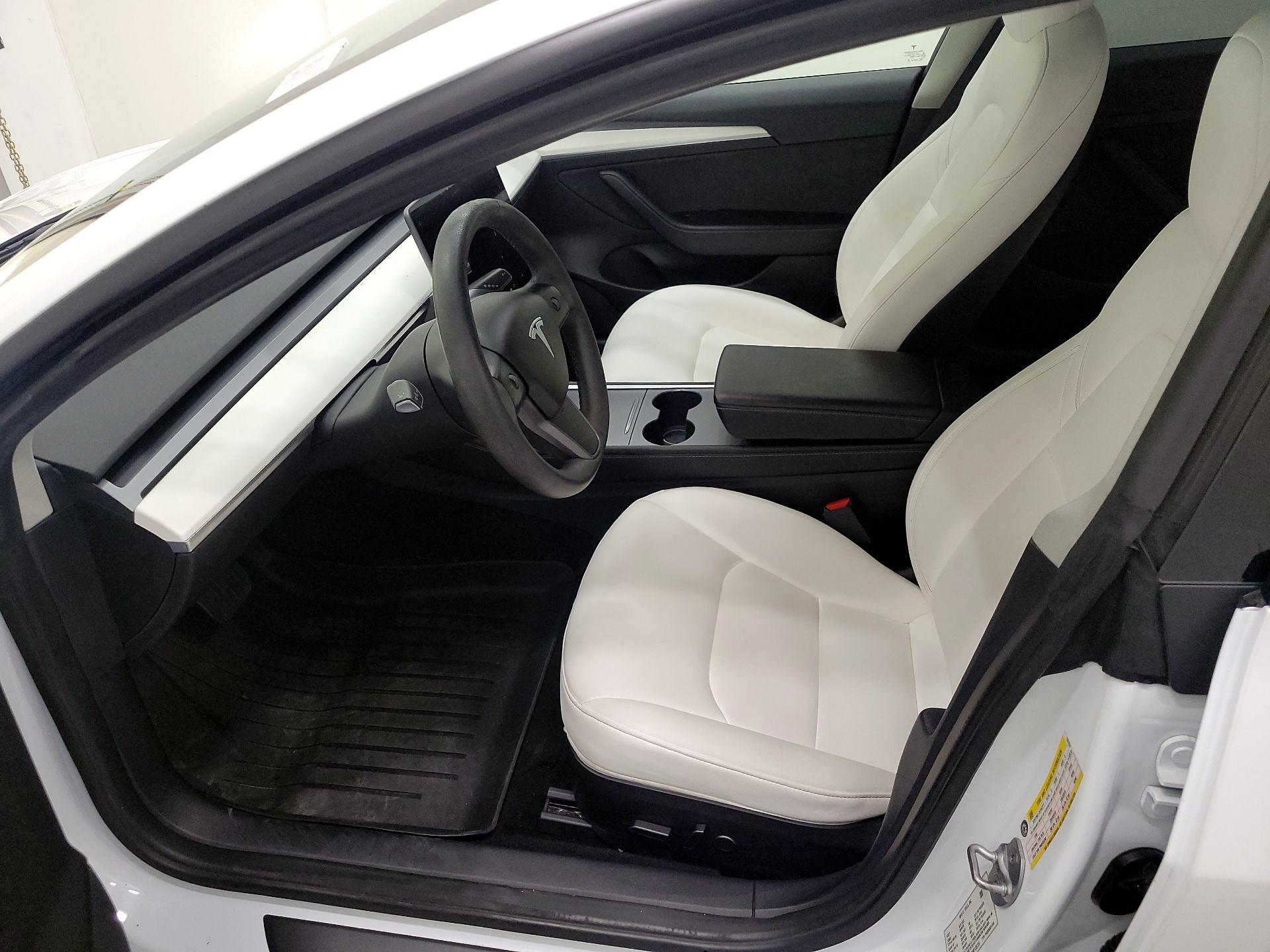 Thumbnail: 2022 Tesla Model 3 - 11