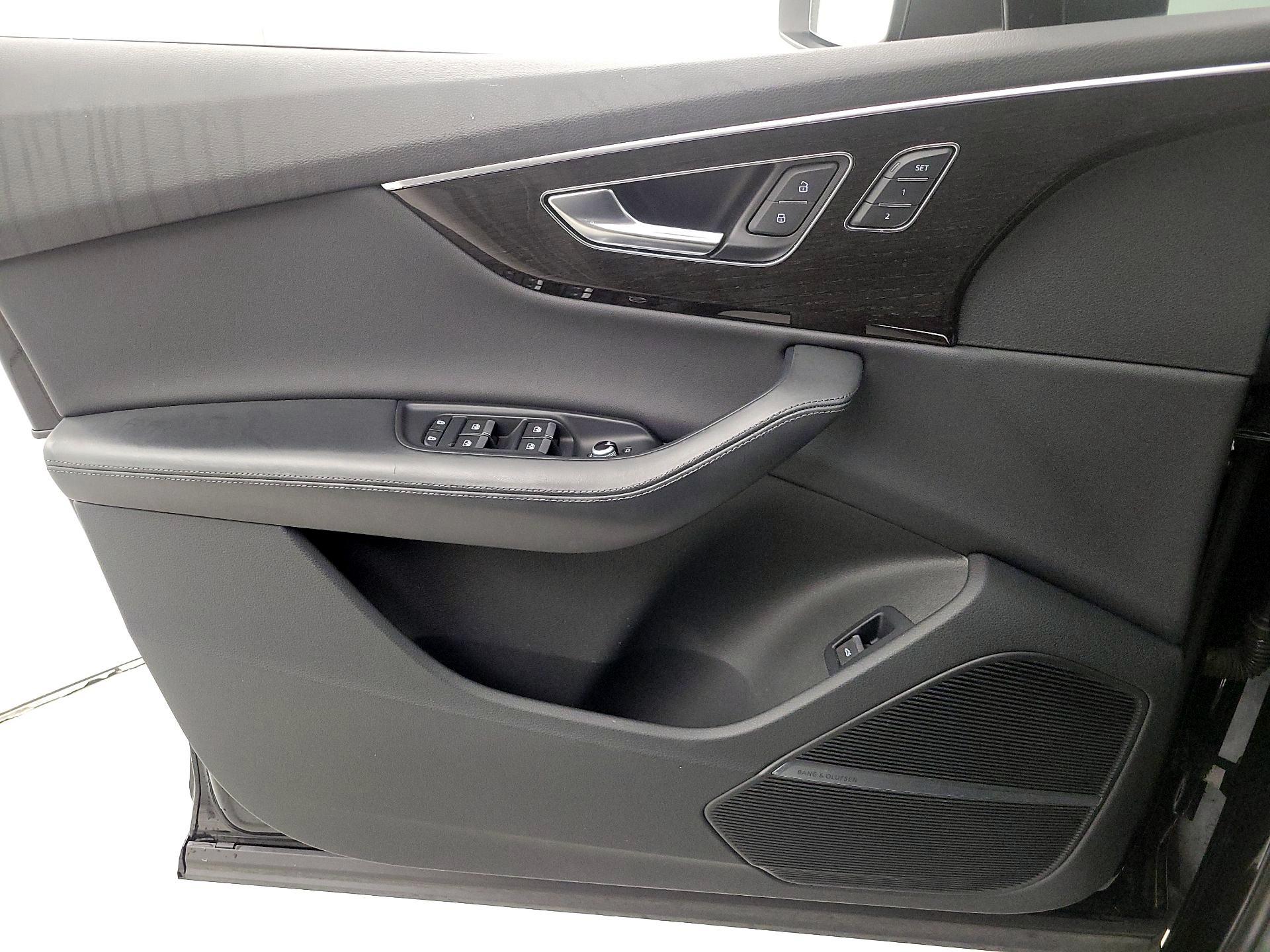 Thumbnail: 2022 Audi Q7 - 12