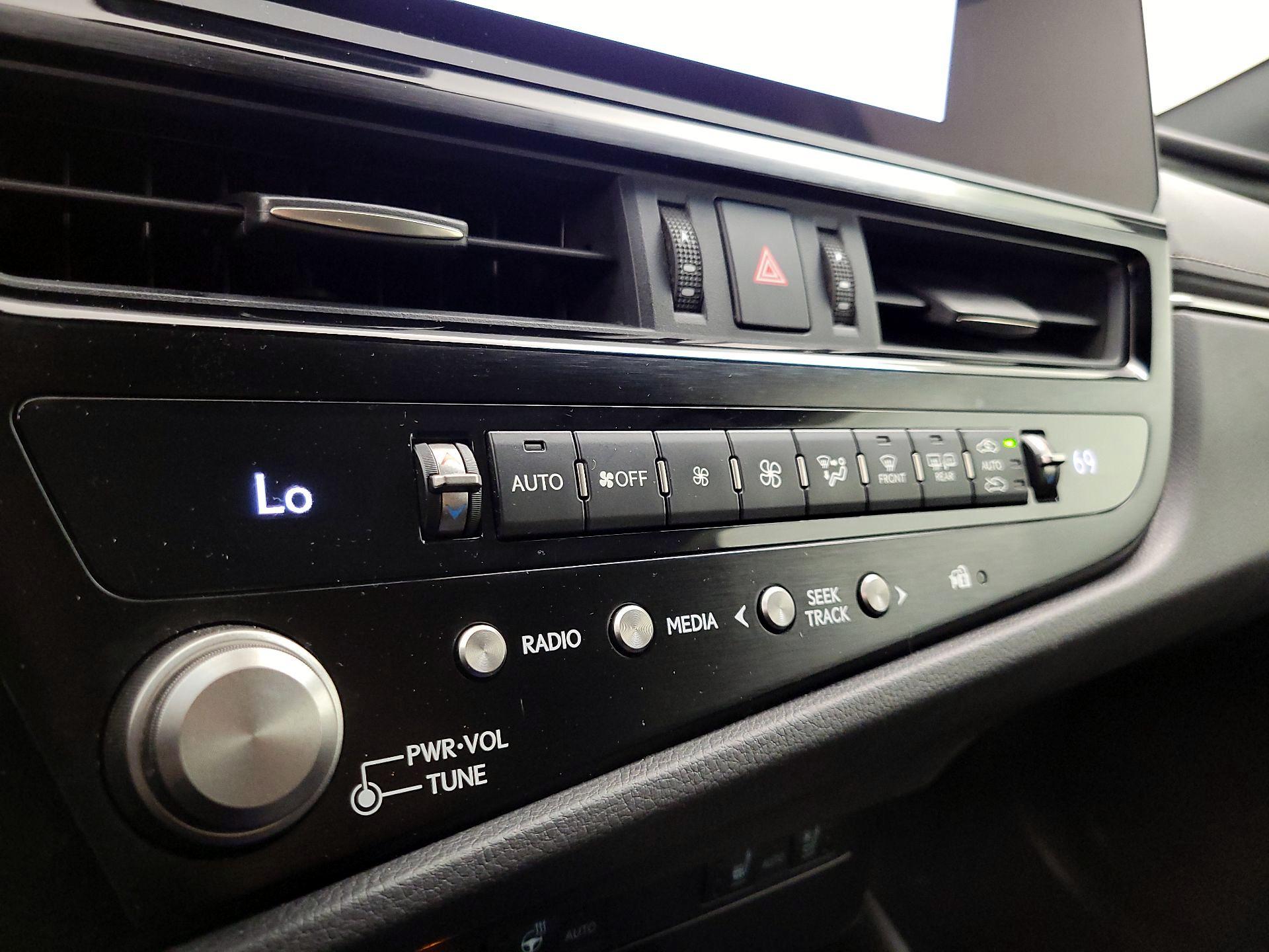 Thumbnail: 2023 Lexus ES - 15