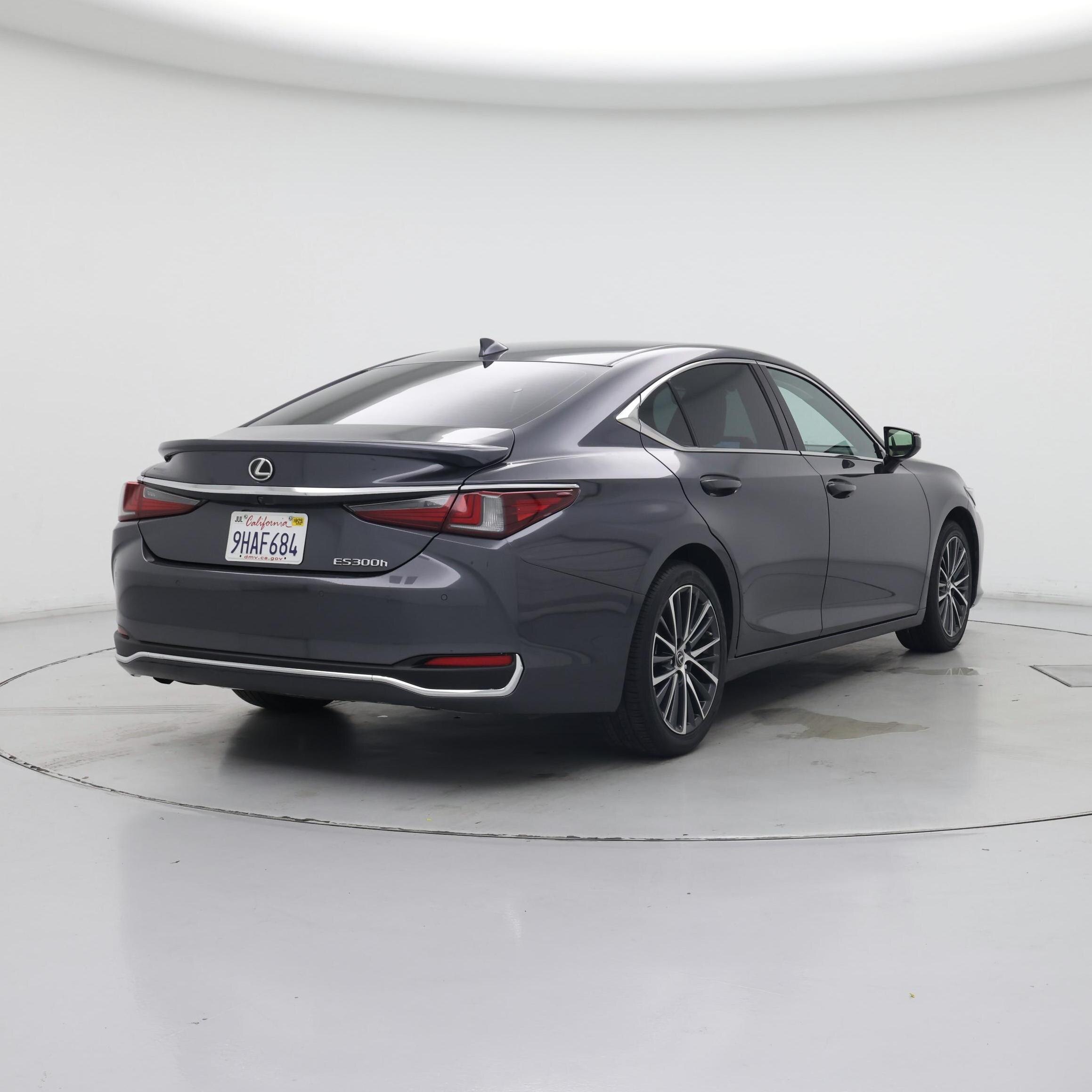 Thumbnail: 2023 Lexus ES - 8