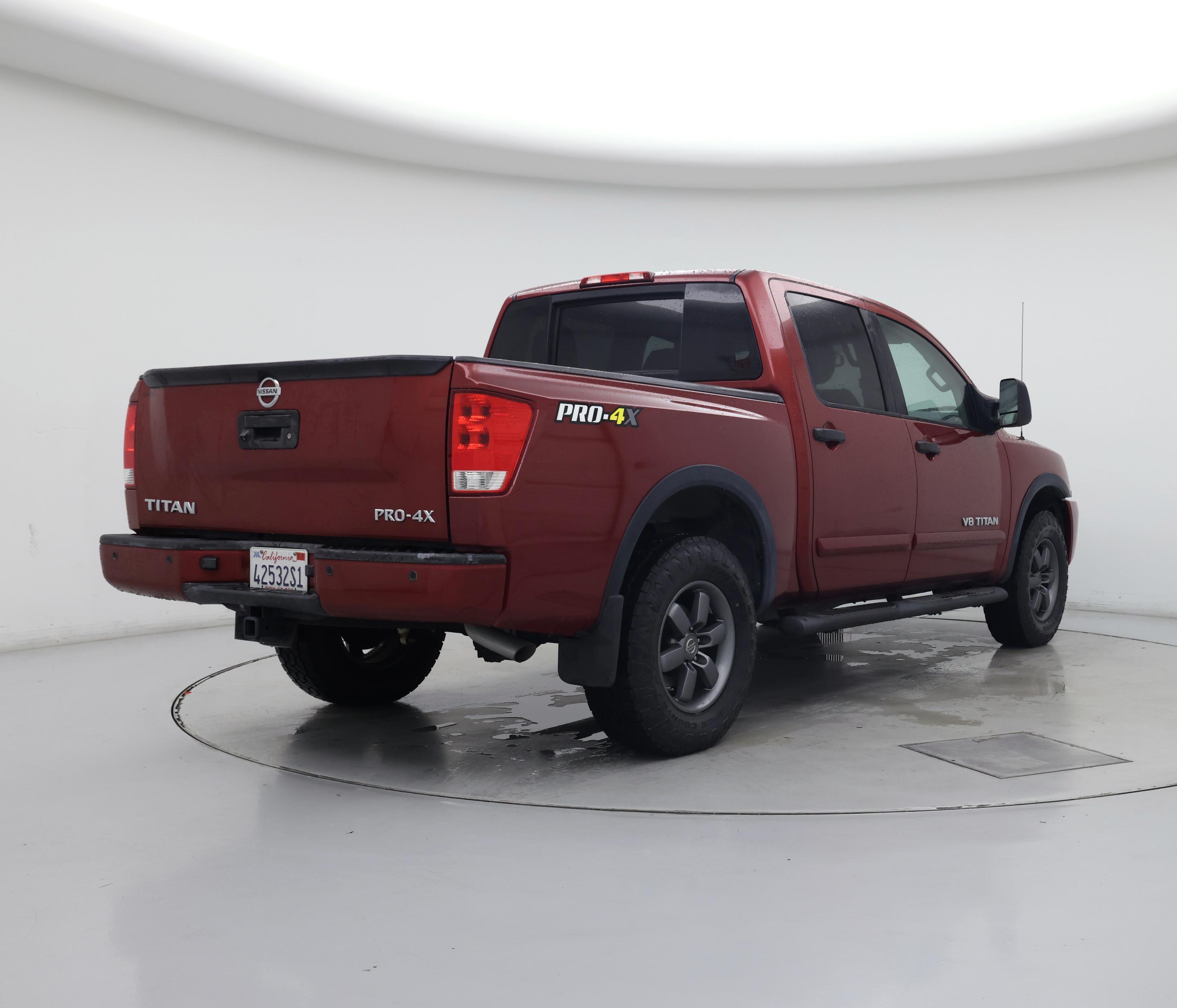 Thumbnail: 2014 Nissan Titan - 8