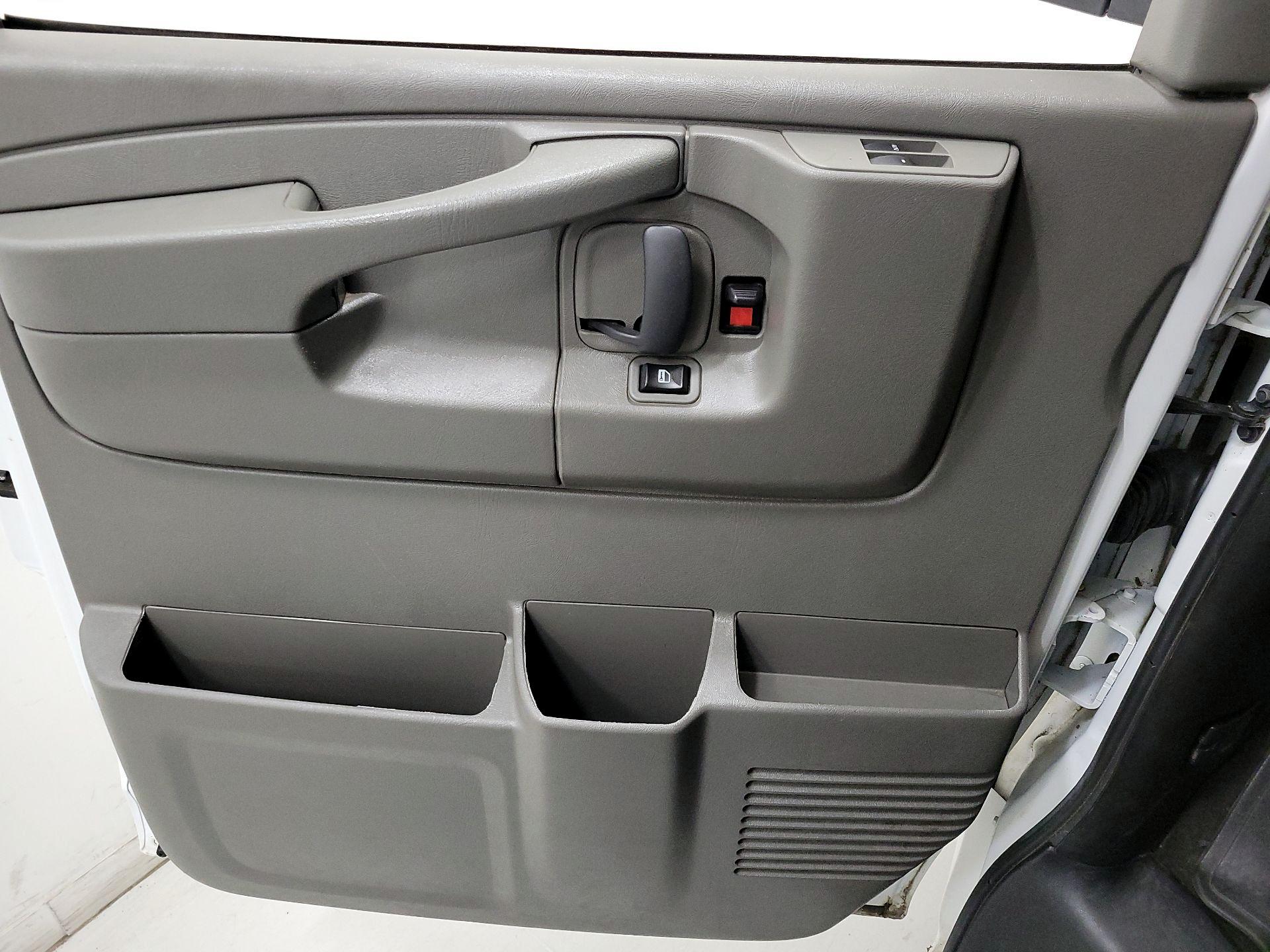 Thumbnail: 2014 Chevrolet Express - 12