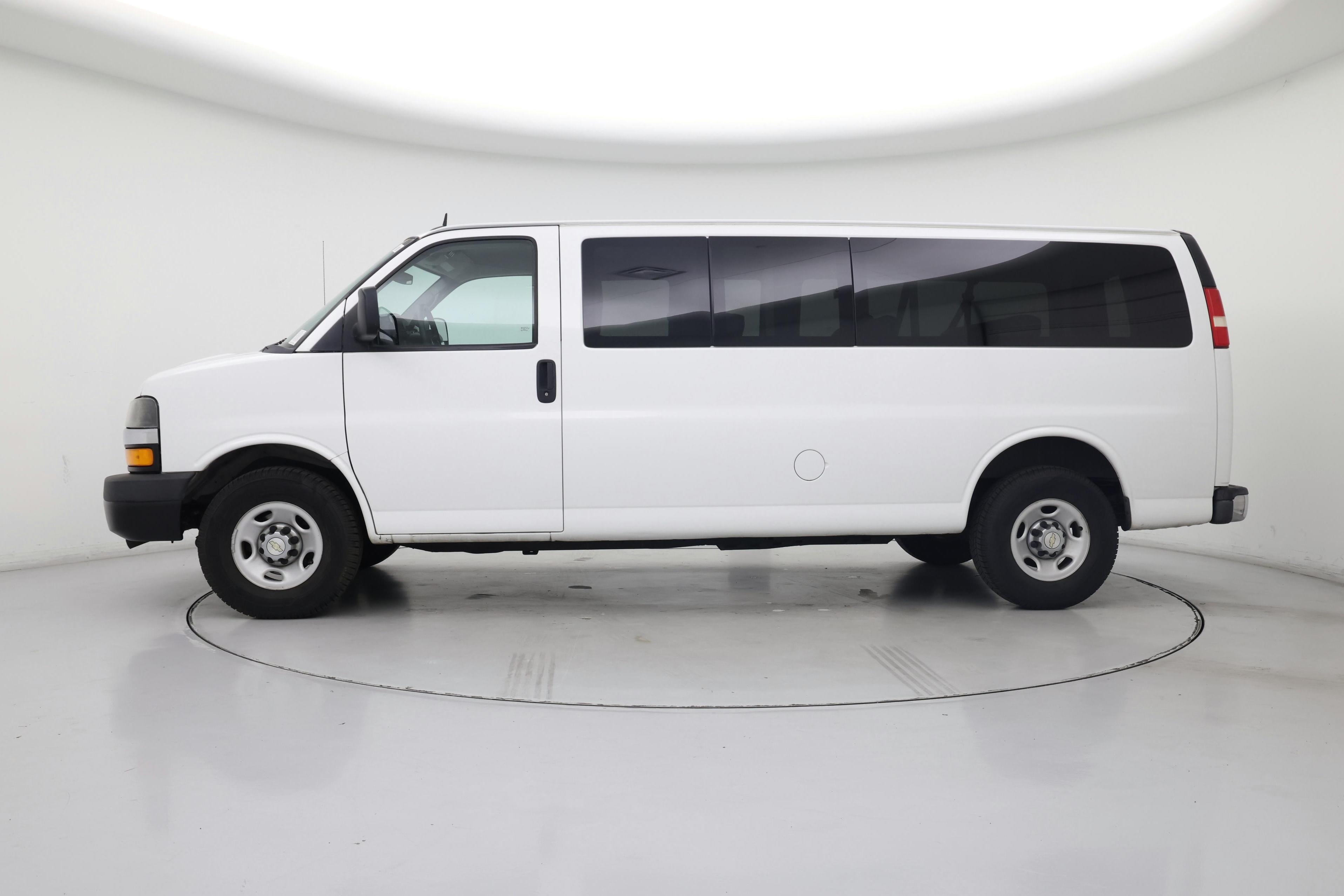 Thumbnail: 2014 Chevrolet Express - 3