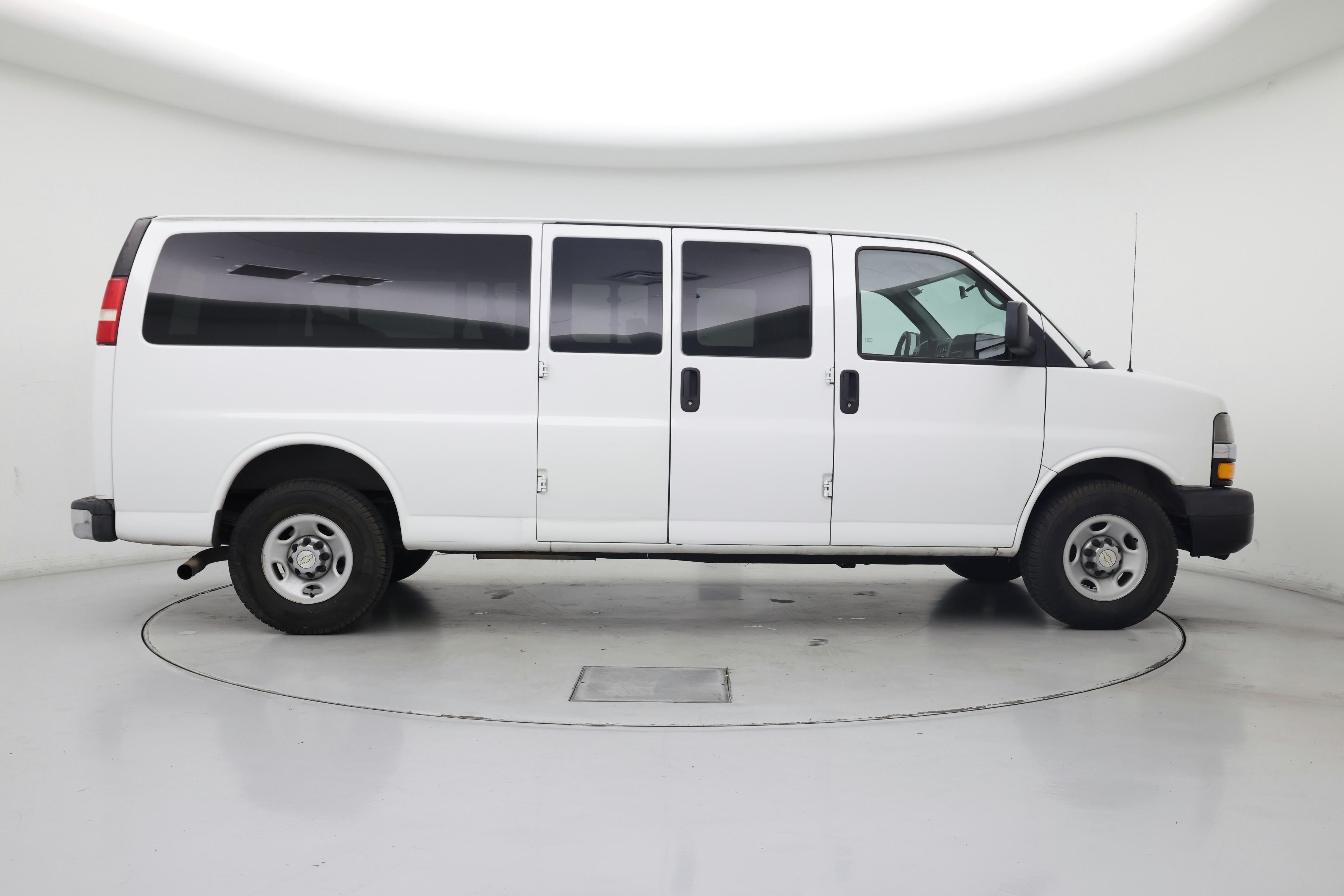 Thumbnail: 2014 Chevrolet Express - 7