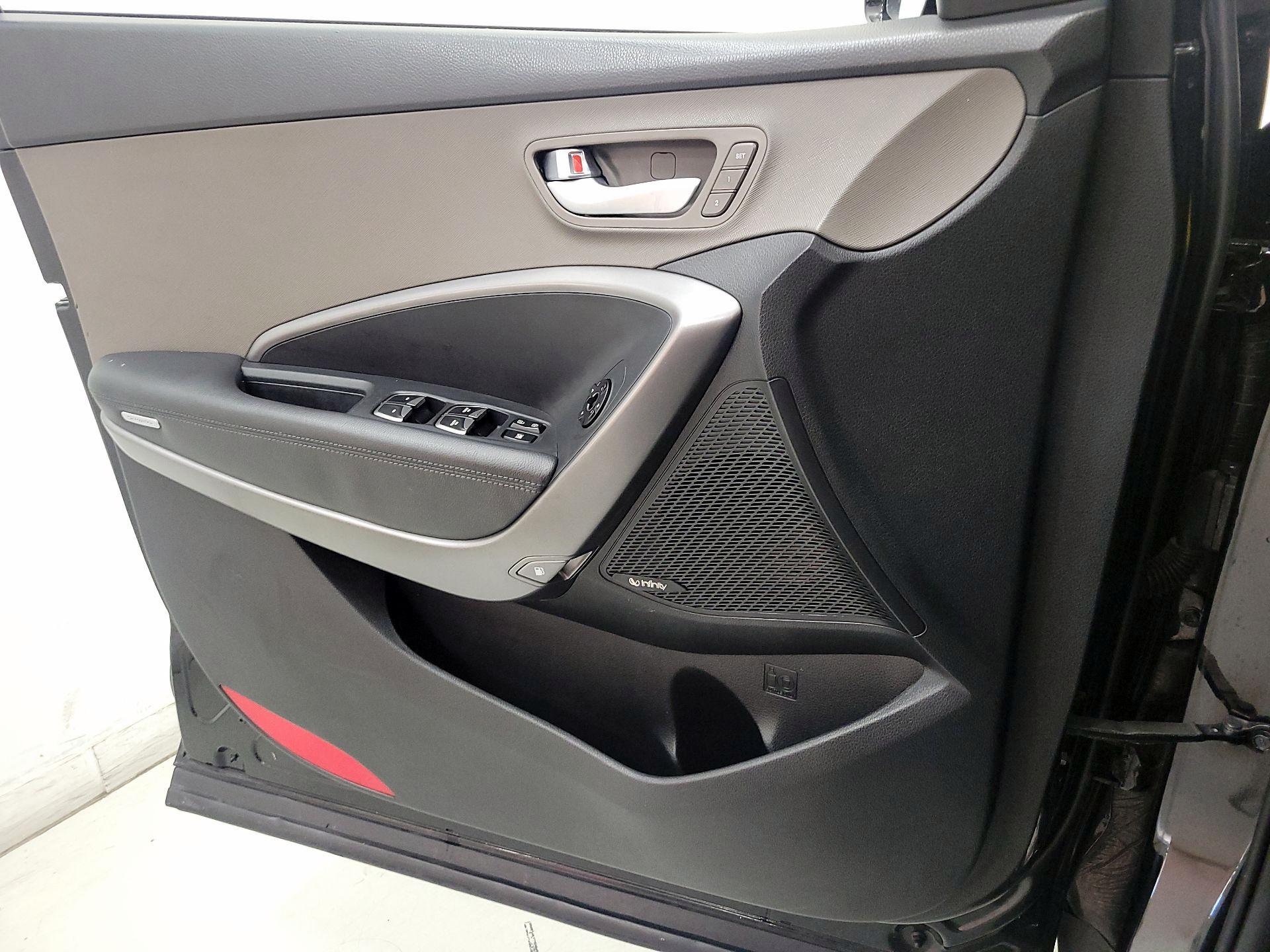 Thumbnail: 2016 Hyundai Santa Fe - 12