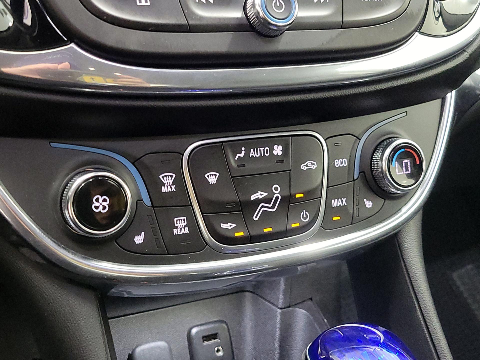 Thumbnail: 2017 Chevrolet Volt - 16