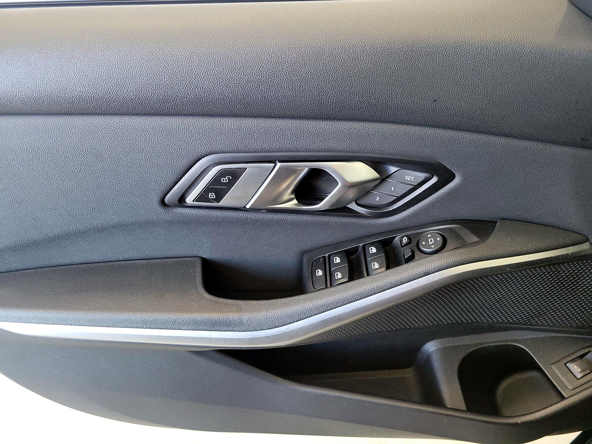 Thumbnail: 2020 BMW 3 Series - 12