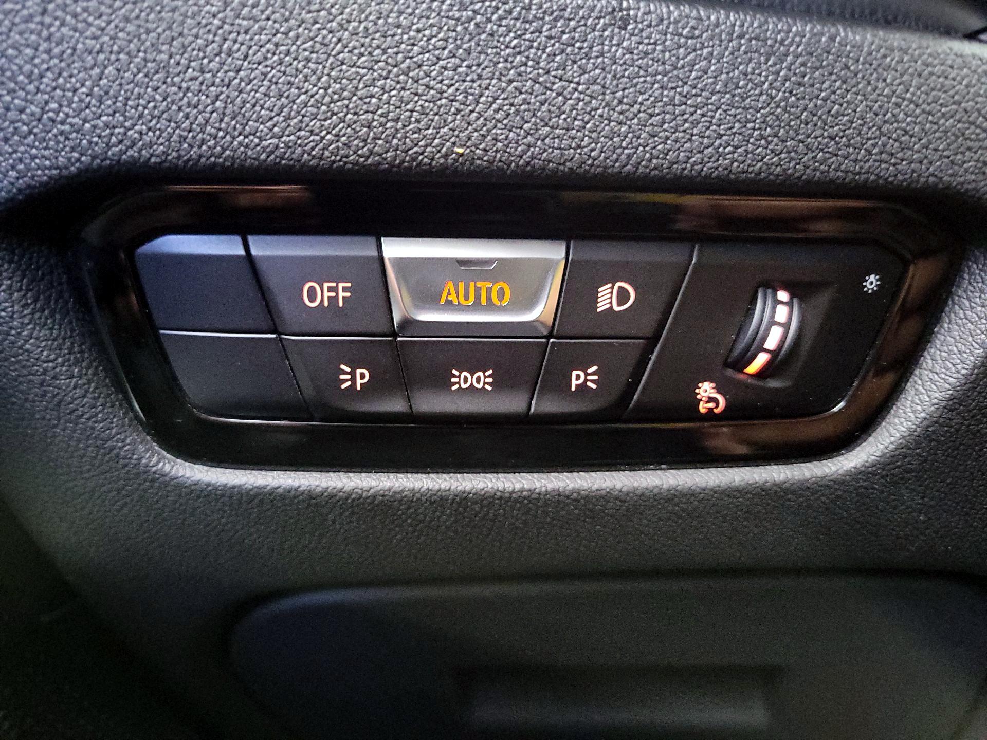 Thumbnail: 2020 BMW 3 Series - 13