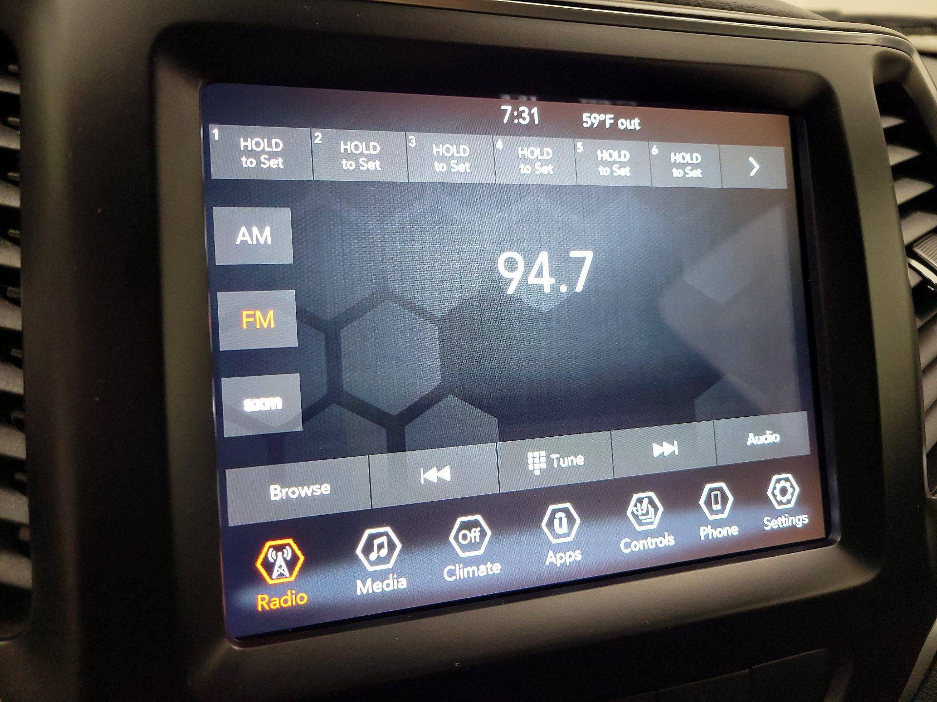 Thumbnail: 2021 Jeep Cherokee - 15