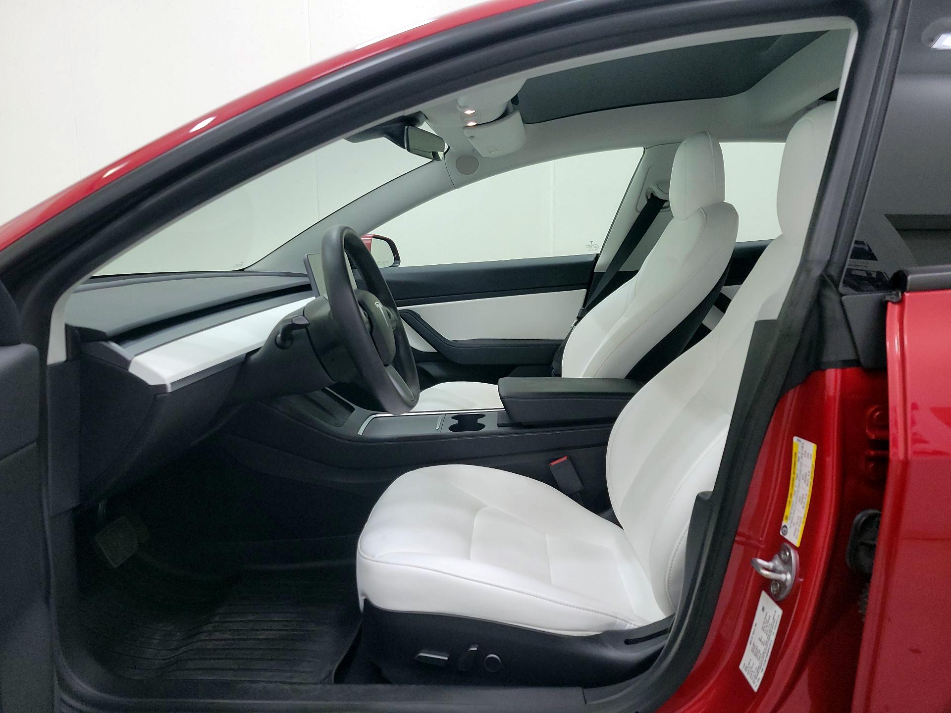 Thumbnail: 2021 Tesla Model 3 - 11