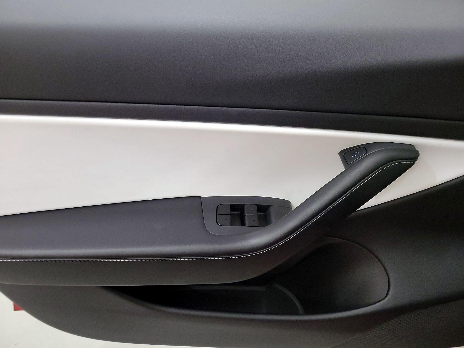 Thumbnail: 2021 Tesla Model 3 - 12