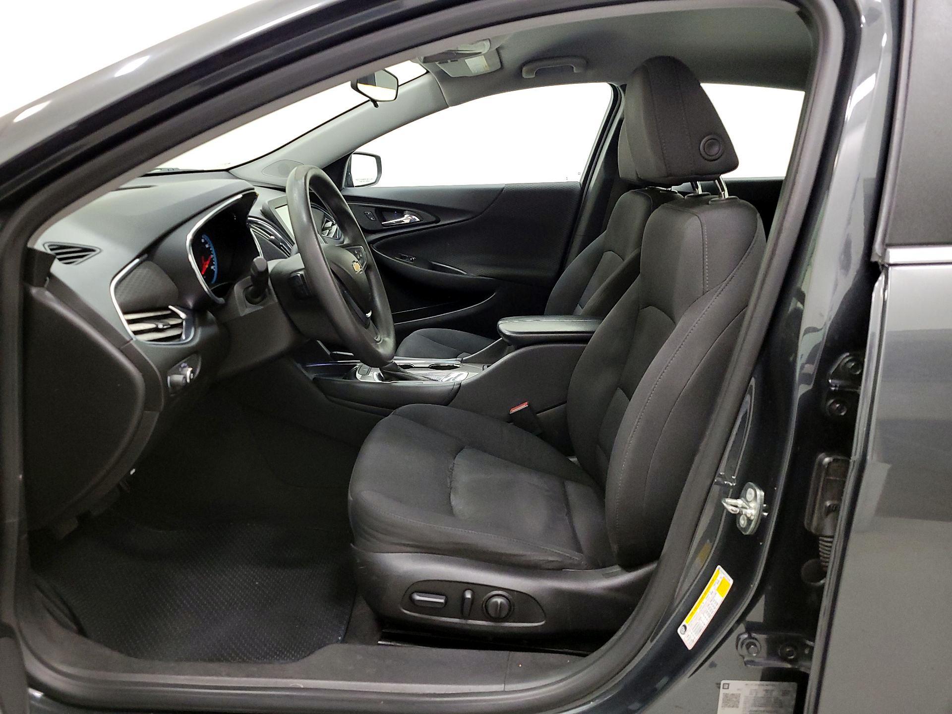 Thumbnail: 2018 Chevrolet Malibu - 11