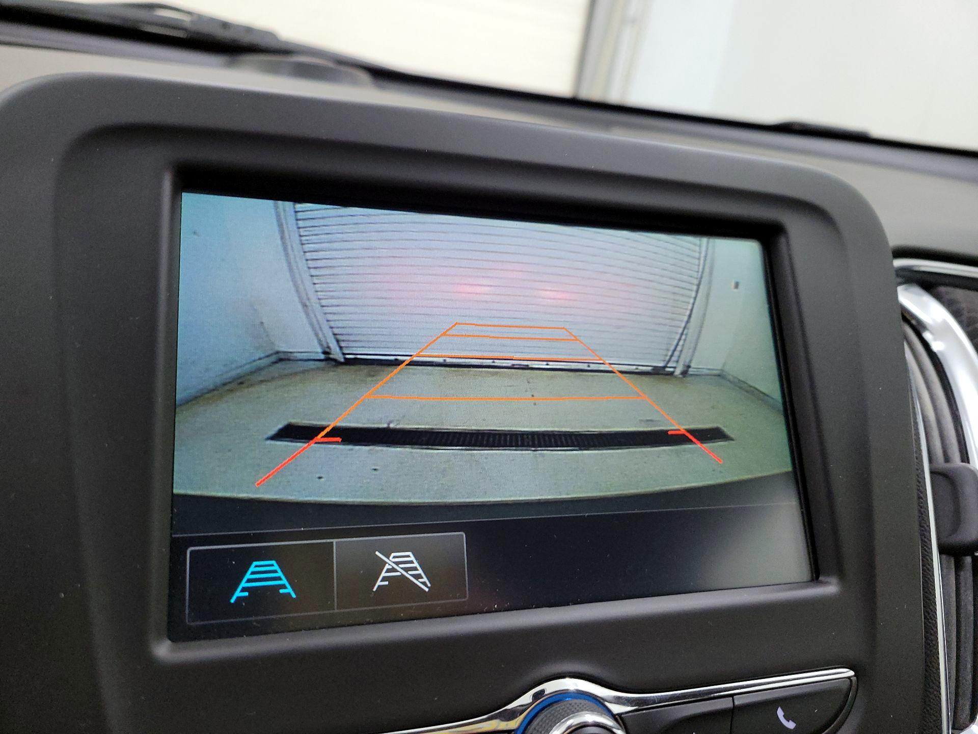 Thumbnail: 2018 Chevrolet Malibu - 14