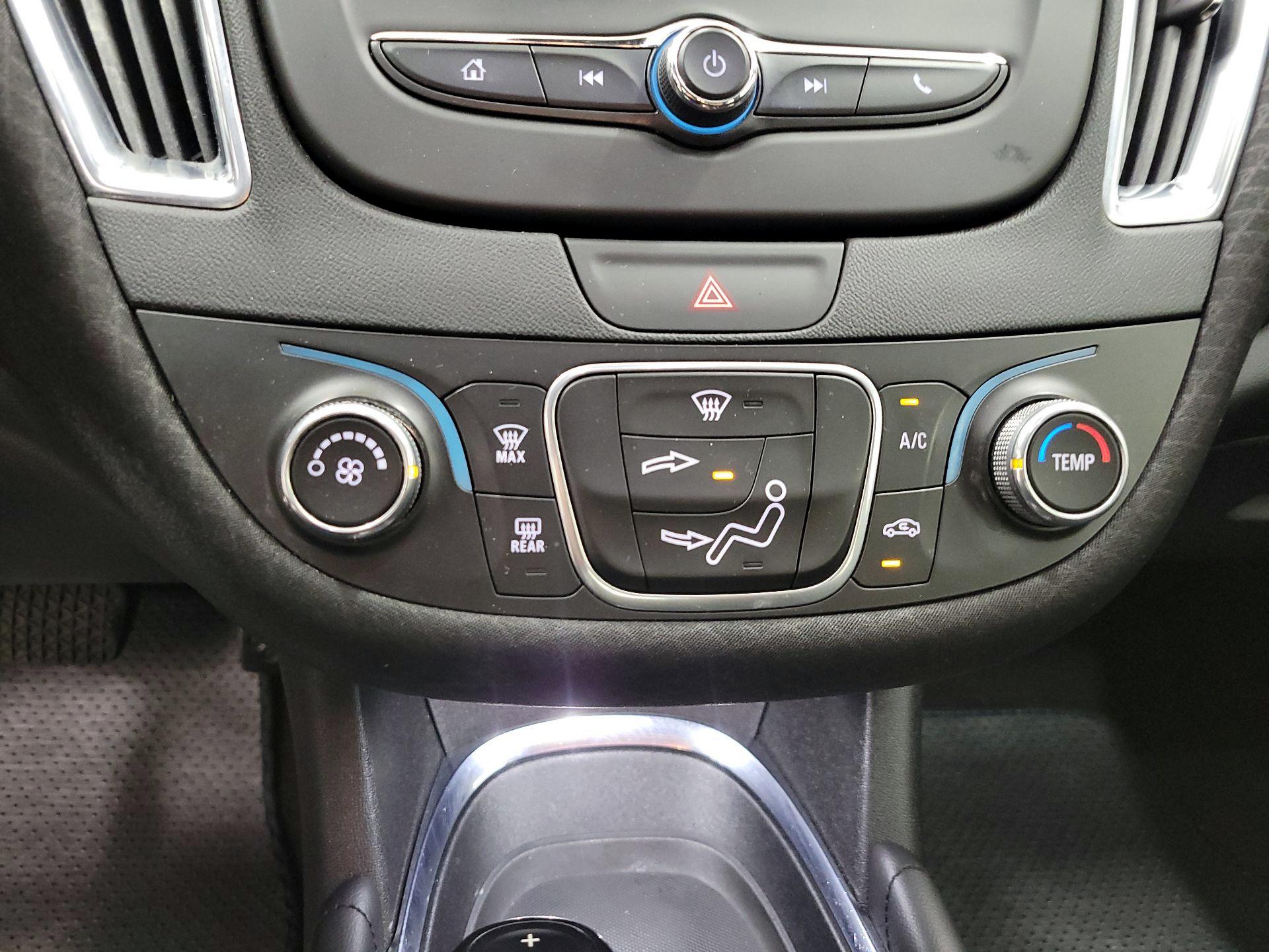 Thumbnail: 2018 Chevrolet Malibu - 16