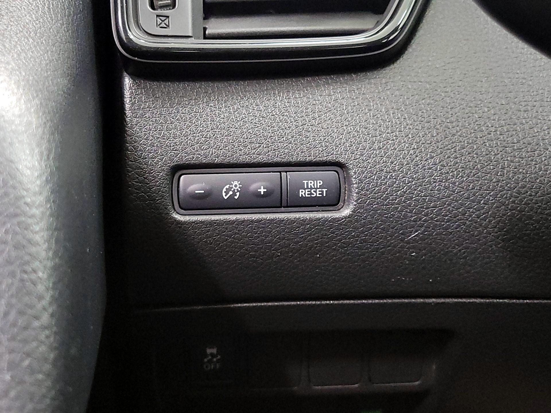 Thumbnail: 2017 Nissan Rogue - 13