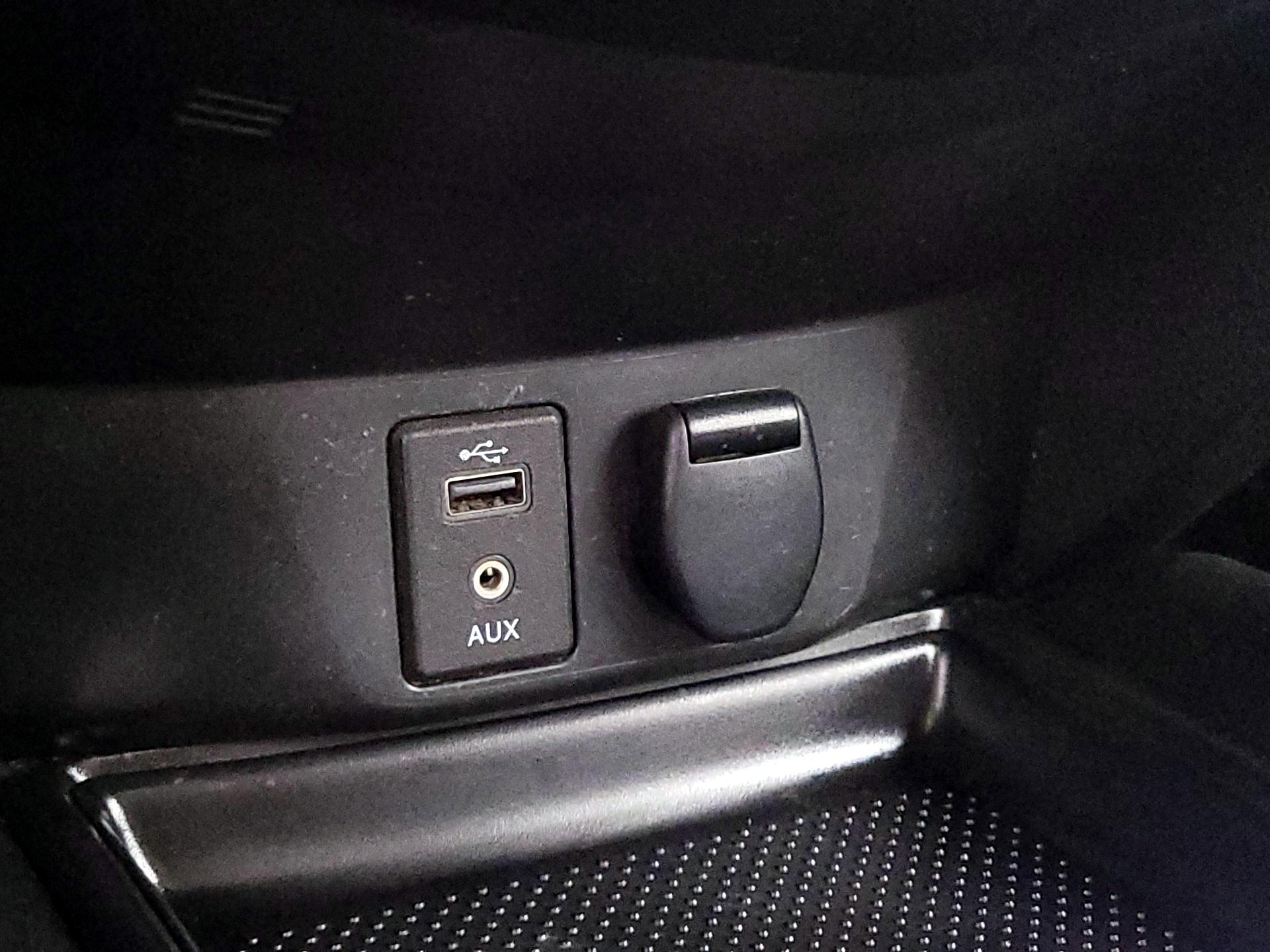 Thumbnail: 2017 Nissan Rogue - 18